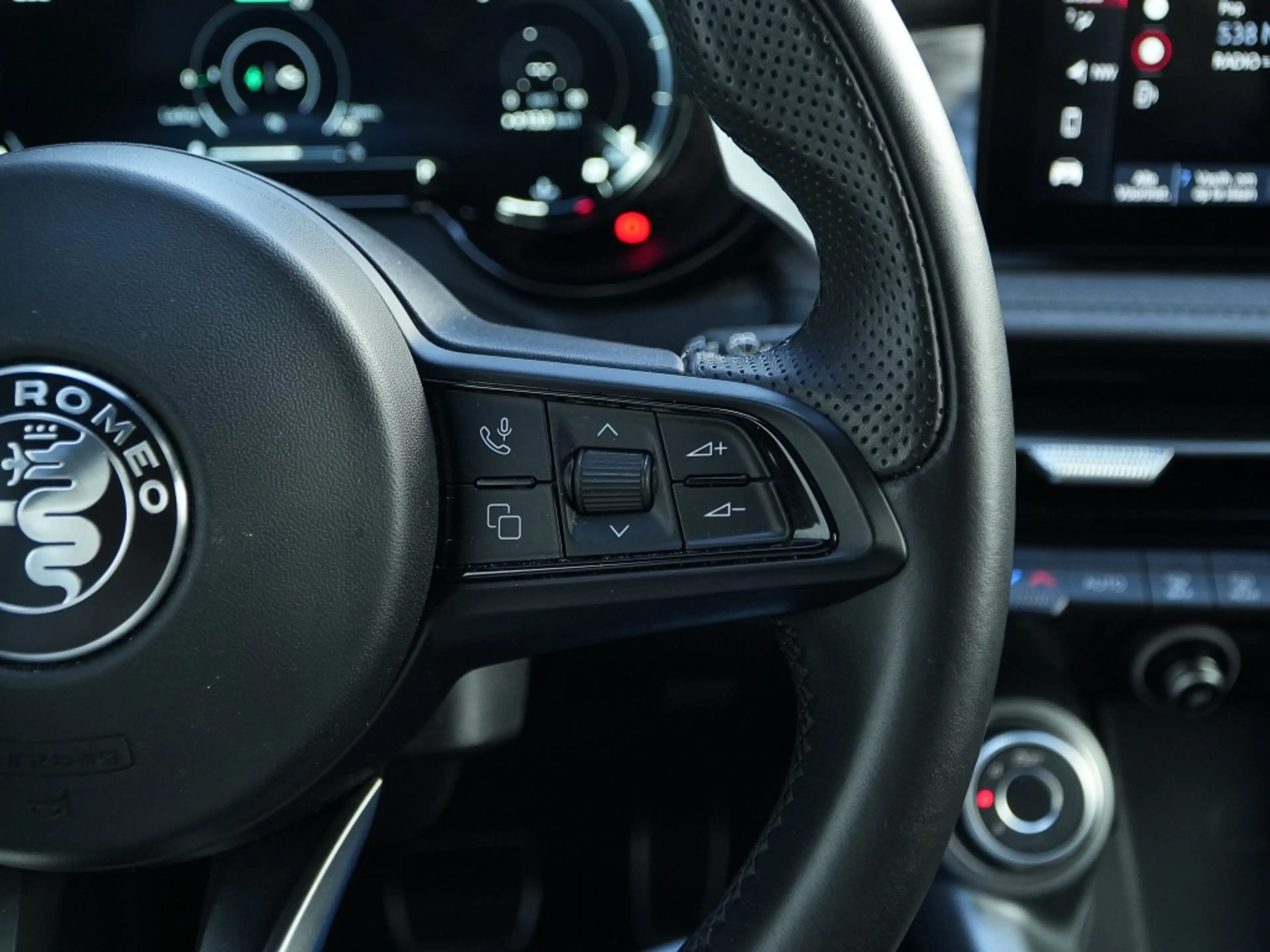 Alfa Romeo Tonale 1.5 MHEV 130 PK Hybrid Edizione Speciale | Navi | — photo 14