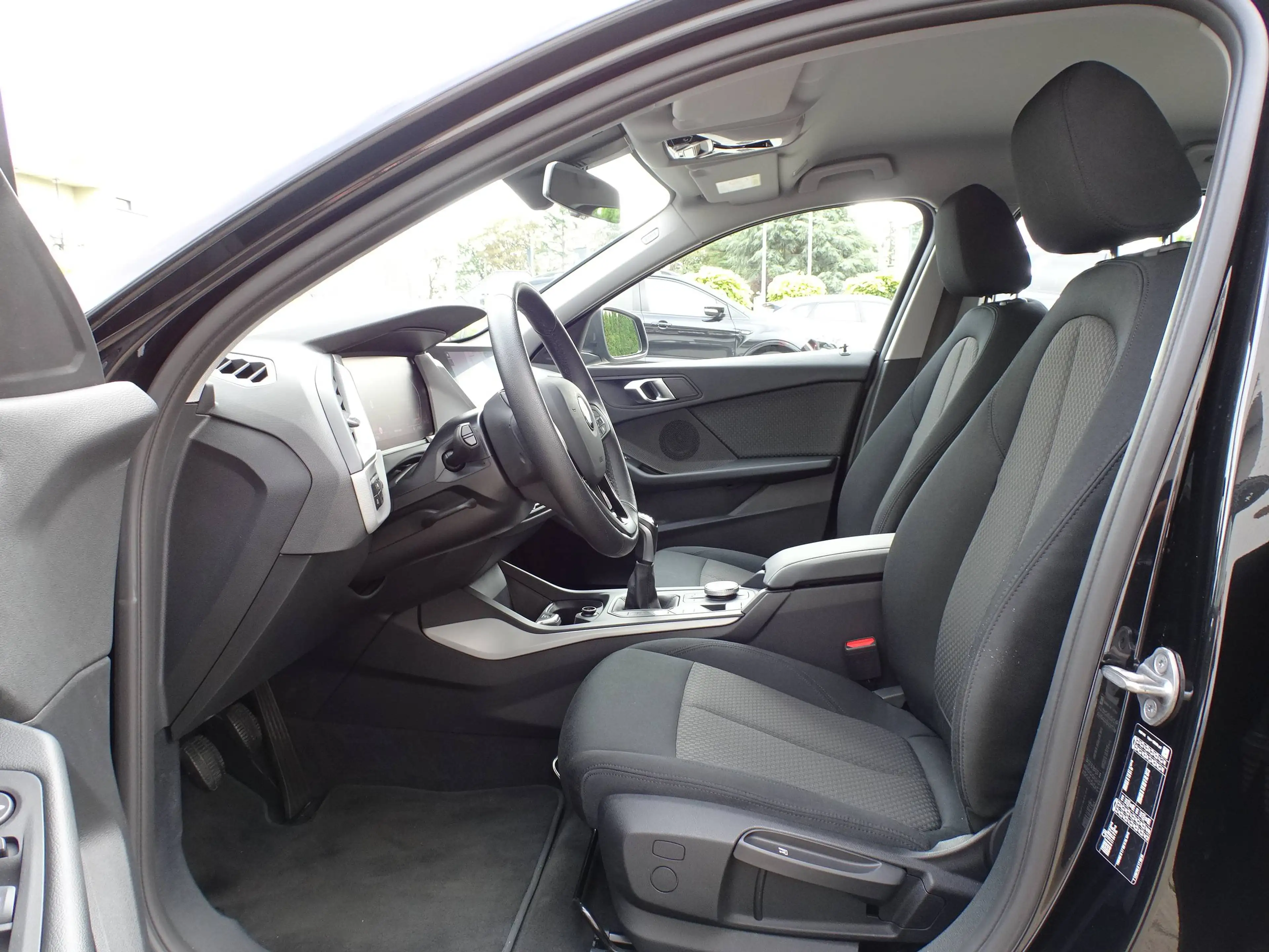BMW 118 i 5d. VIRTUAL,CARPLAY,FULL LED,NAVI,CRUISE,DAB,BLUETH,AIRCO,ALU,SERVO — photo 10