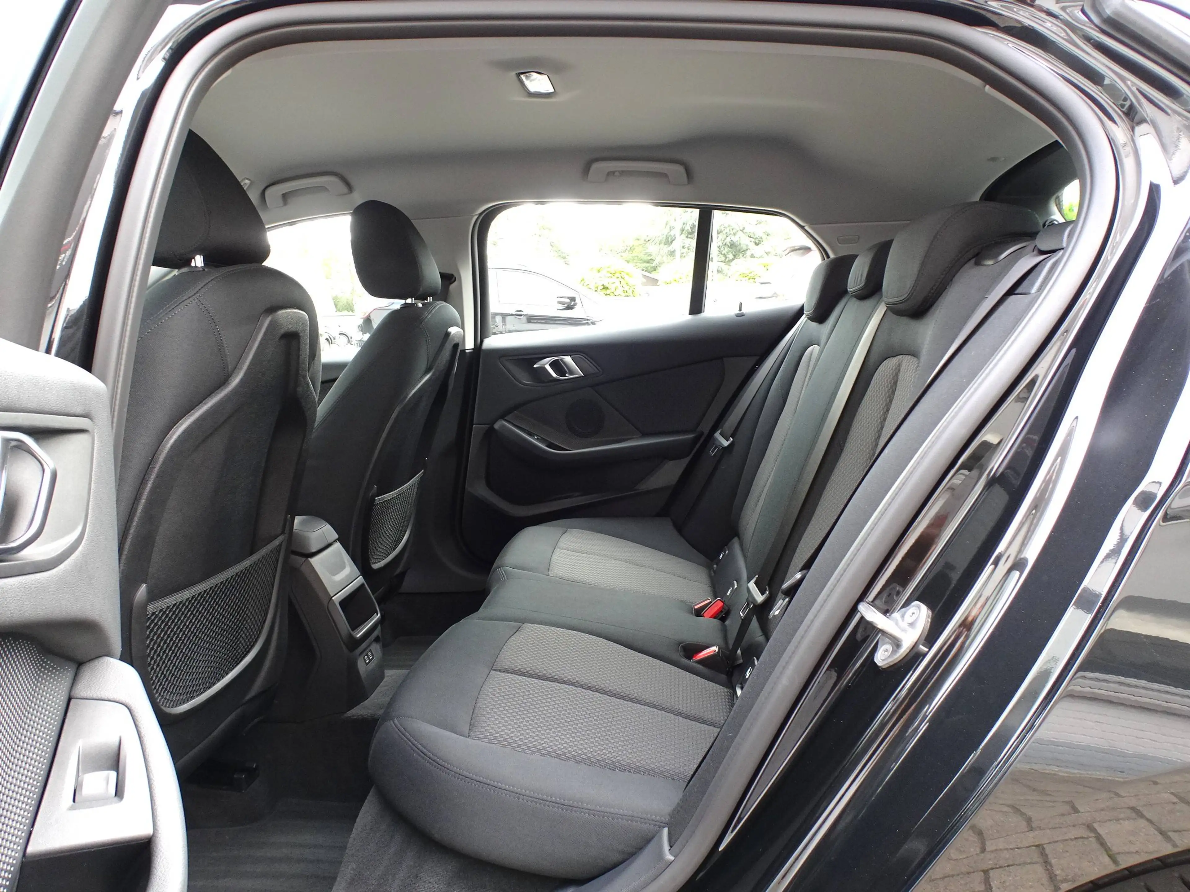 BMW 118 i 5d. VIRTUAL,CARPLAY,FULL LED,NAVI,CRUISE,DAB,BLUETH,AIRCO,ALU,SERVO — photo 11