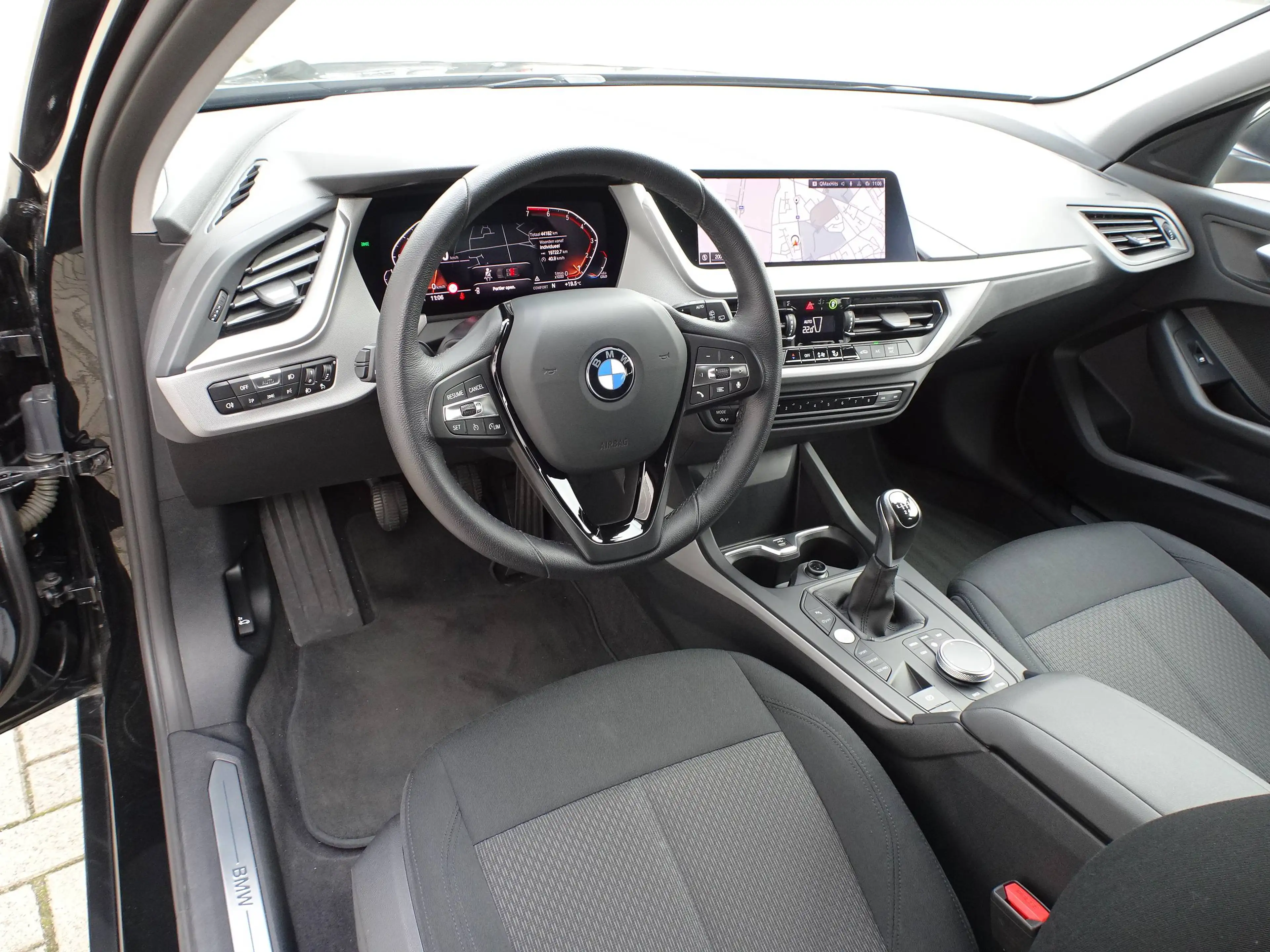BMW 118 i 5d. VIRTUAL,CARPLAY,FULL LED,NAVI,CRUISE,DAB,BLUETH,AIRCO,ALU,SERVO — photo 9