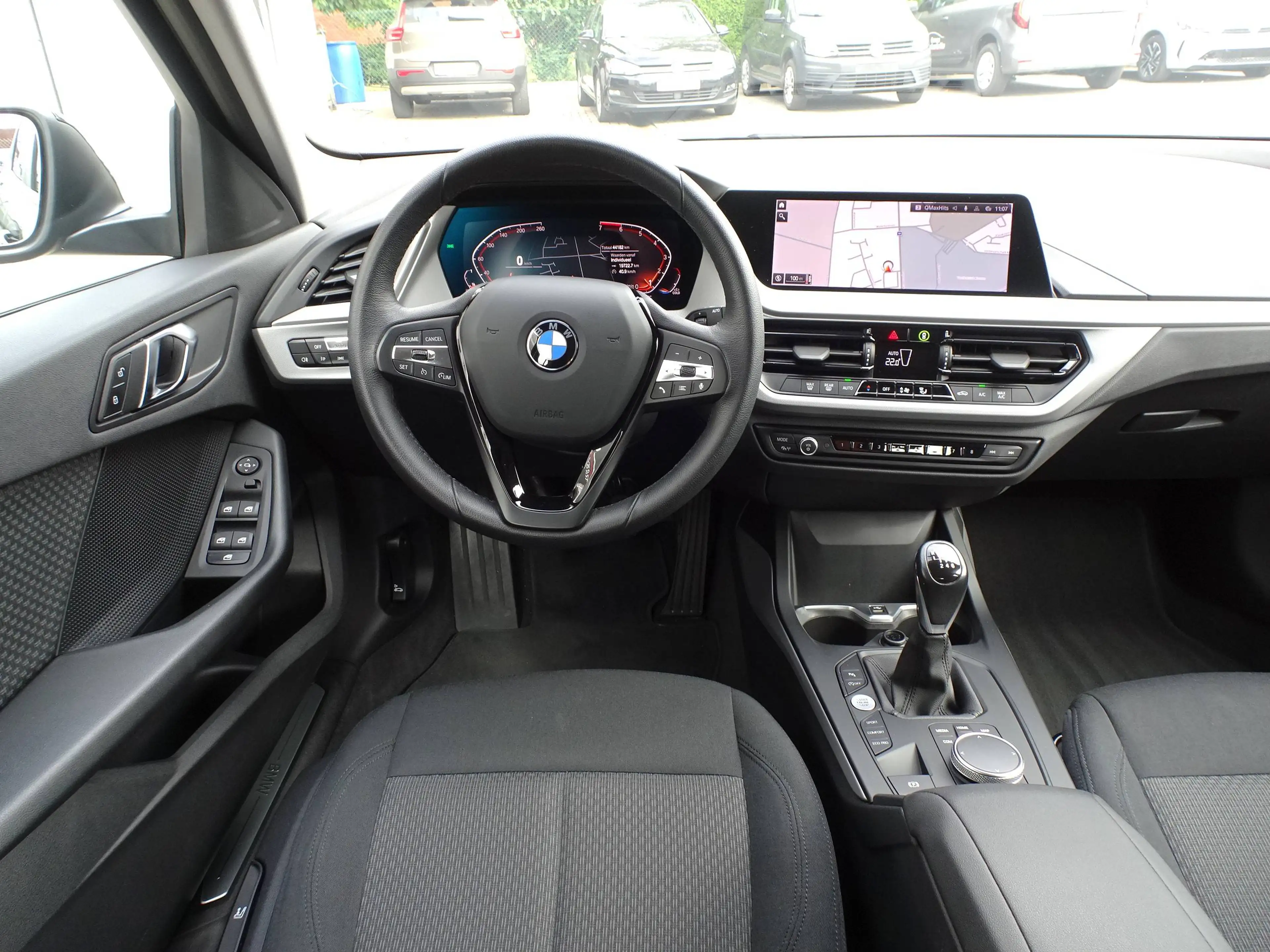 BMW 118 i 5d. VIRTUAL,CARPLAY,FULL LED,NAVI,CRUISE,DAB,BLUETH,AIRCO,ALU,SERVO — photo 8