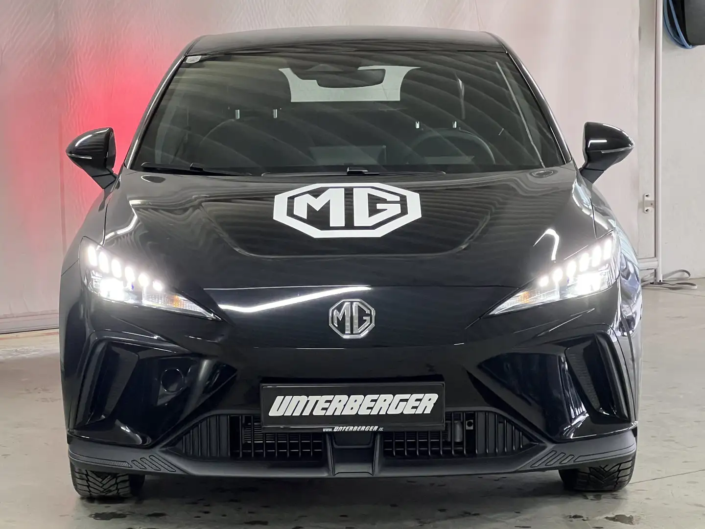 MG MG4 Standard 51kWh Schwarz - 2