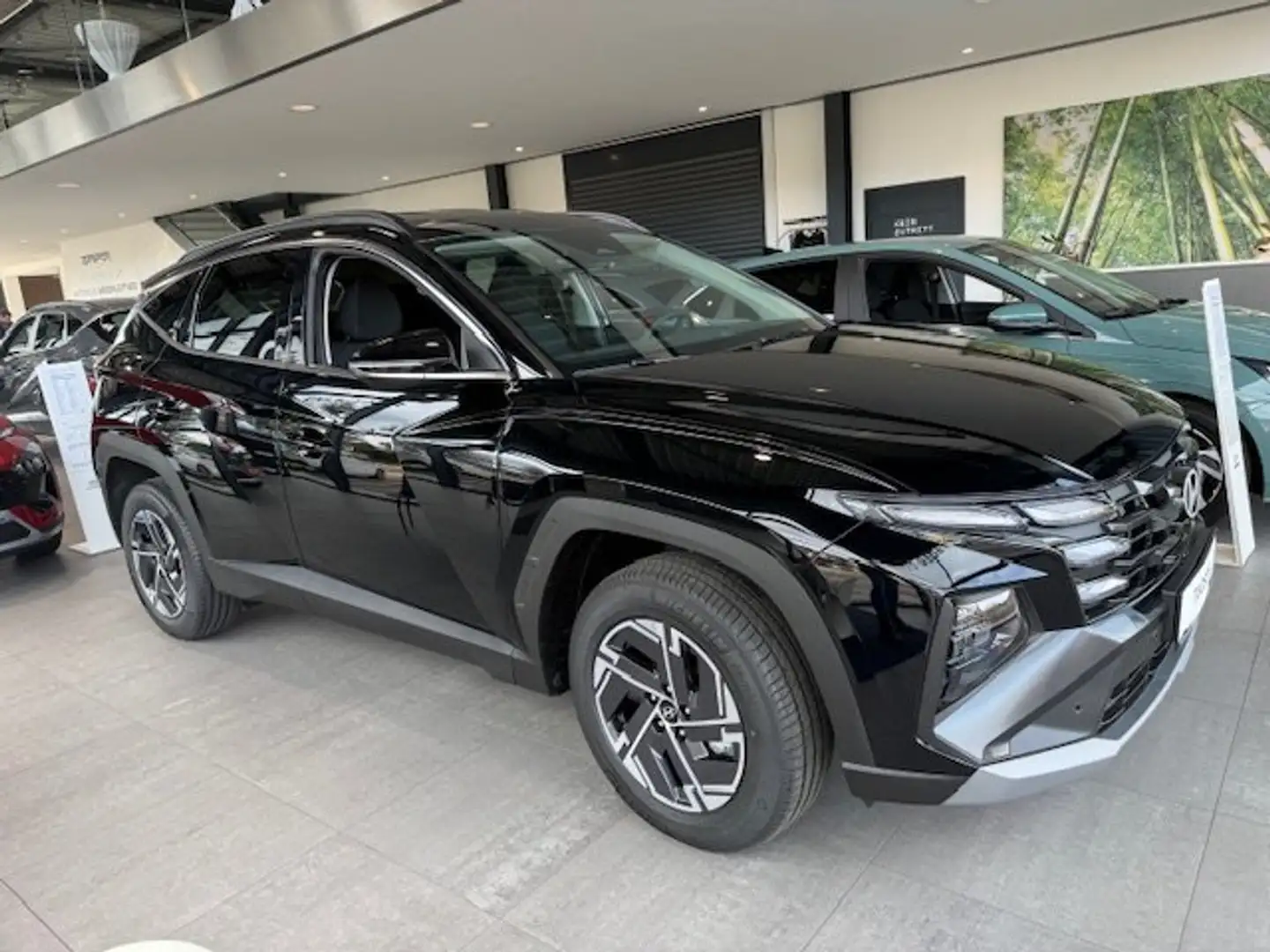 Hyundai TUCSON Tucson NX4 Jubile 1,6 T-GDI HEV 2WD AT t6hj1 Schwarz - 2