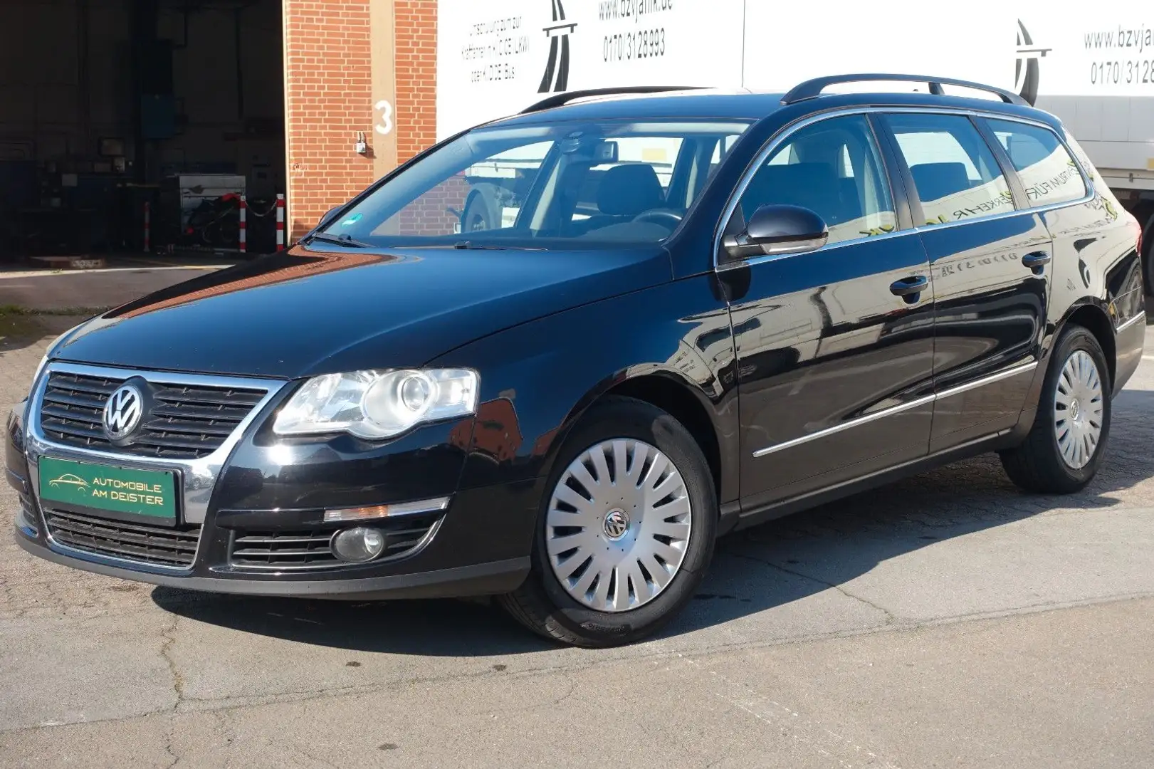 Volkswagen Passat Variant Comfortline*DSG*SHZ*AHK*TEMPOMAT* Schwarz - 2