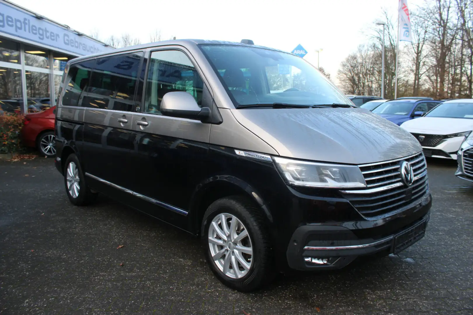 Volkswagen T6.1 Kombi Kurz DSG Comfortline - 7-Sitzer - Szary - 1