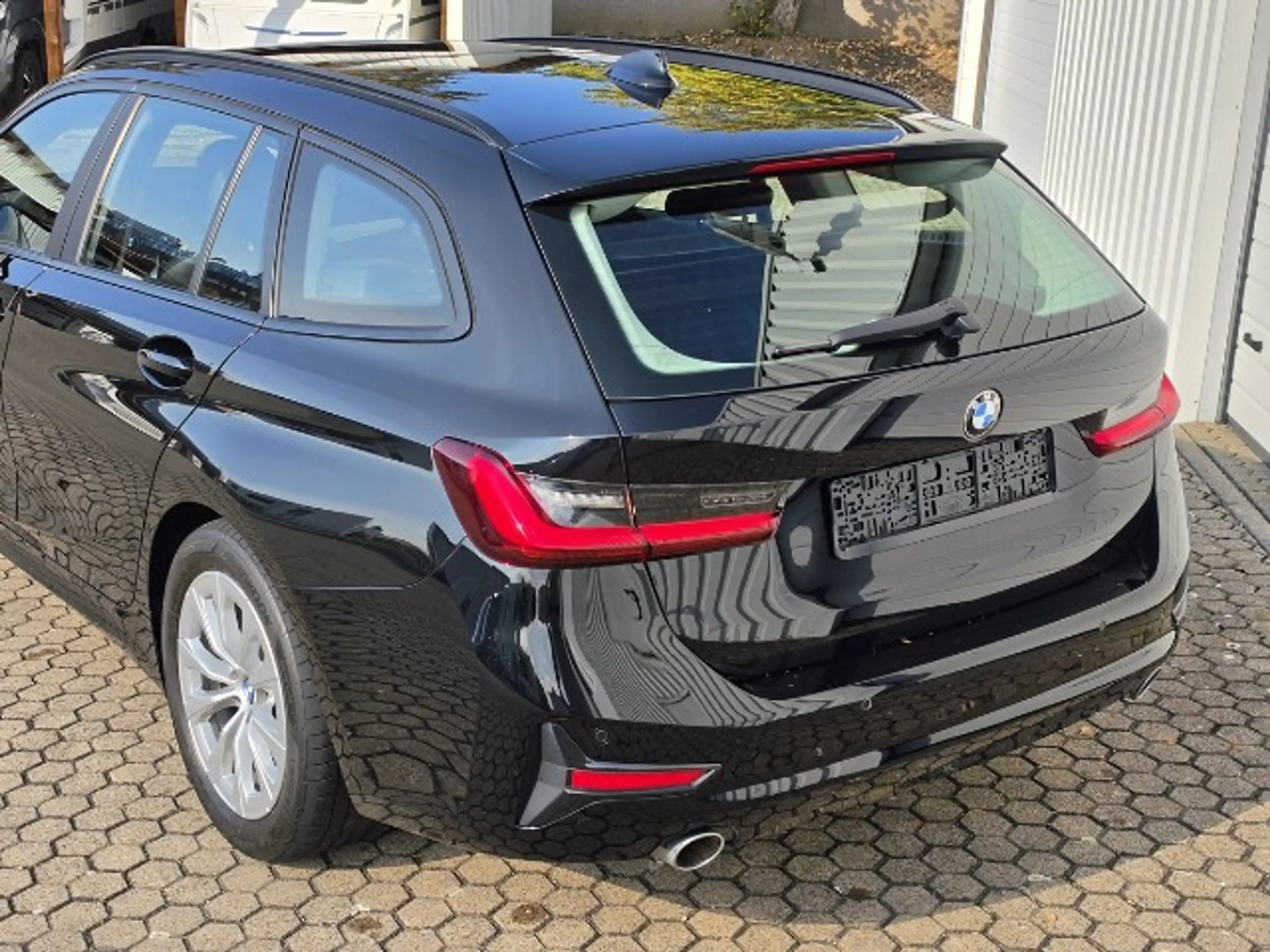 BMW 318 d*Sportsitze*Pano*Live Cockpit Prof.*DAB*LED — photo 10