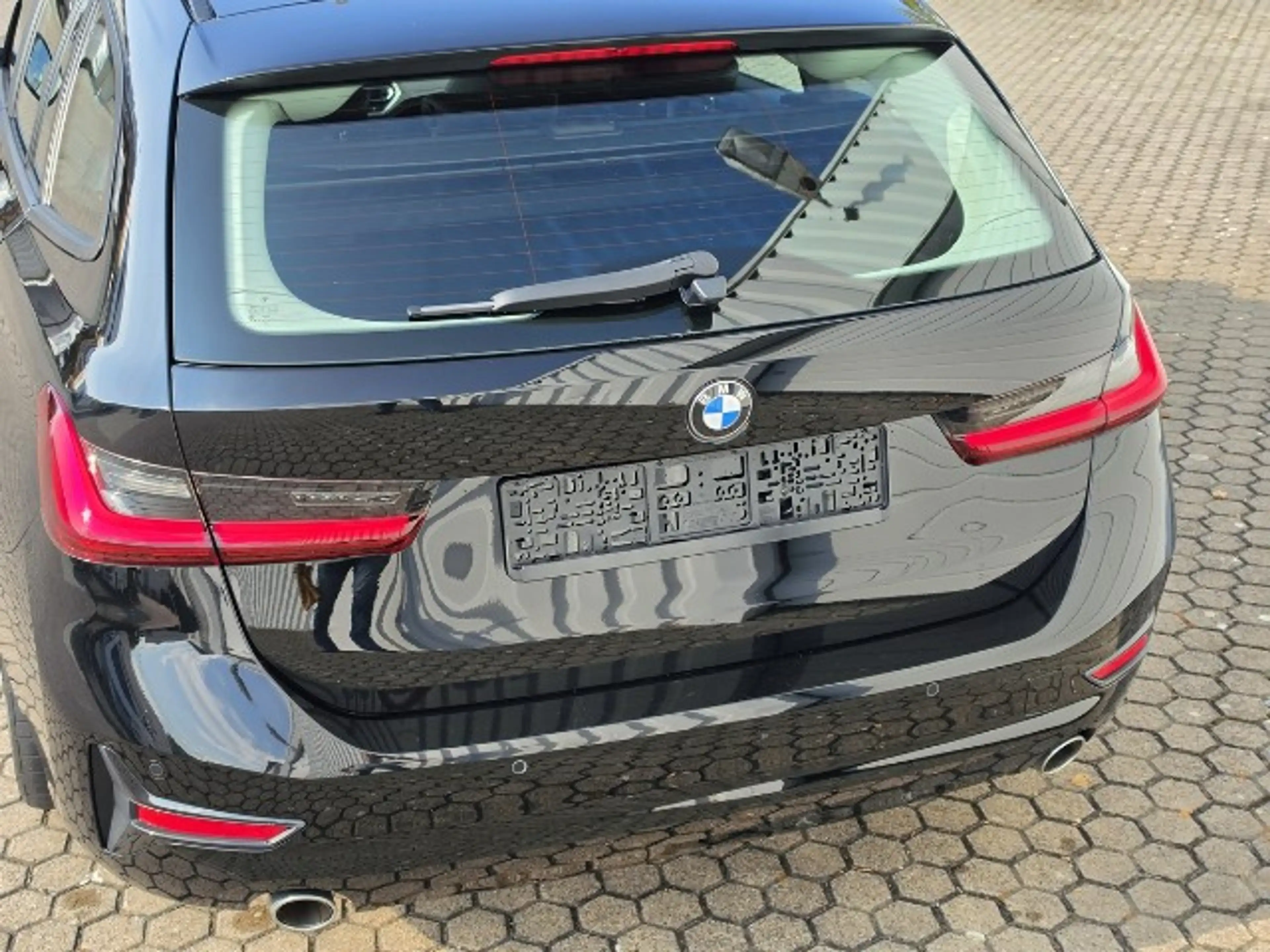 BMW 318 d*Sportsitze*Pano*Live Cockpit Prof.*DAB*LED — photo 12