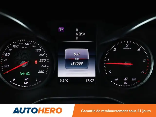 Mercedes-Benz C-Class view 24