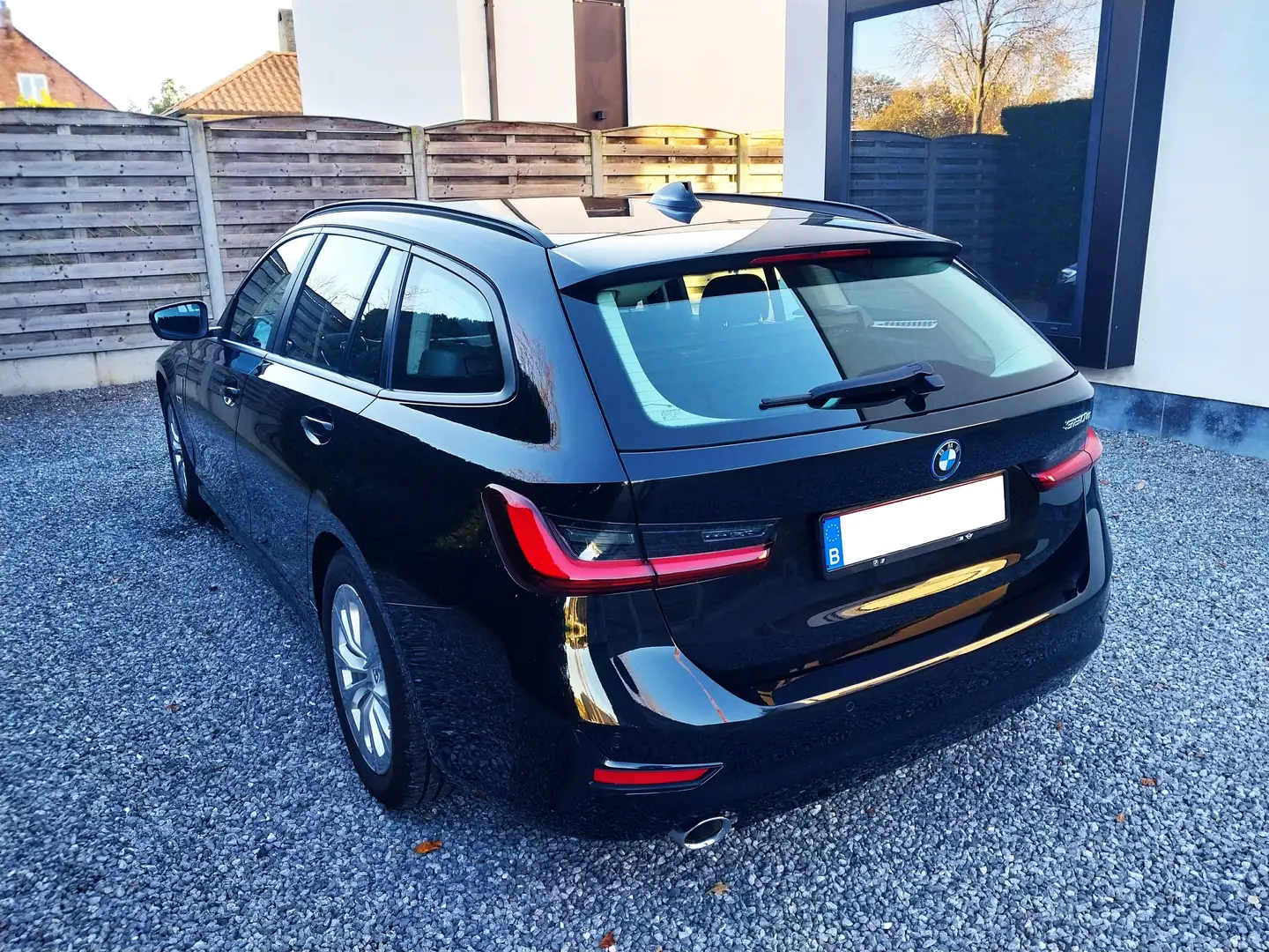 BMW 320 e Touring Hybride met garantie goed als Nieuw ! ! Zwart - 2