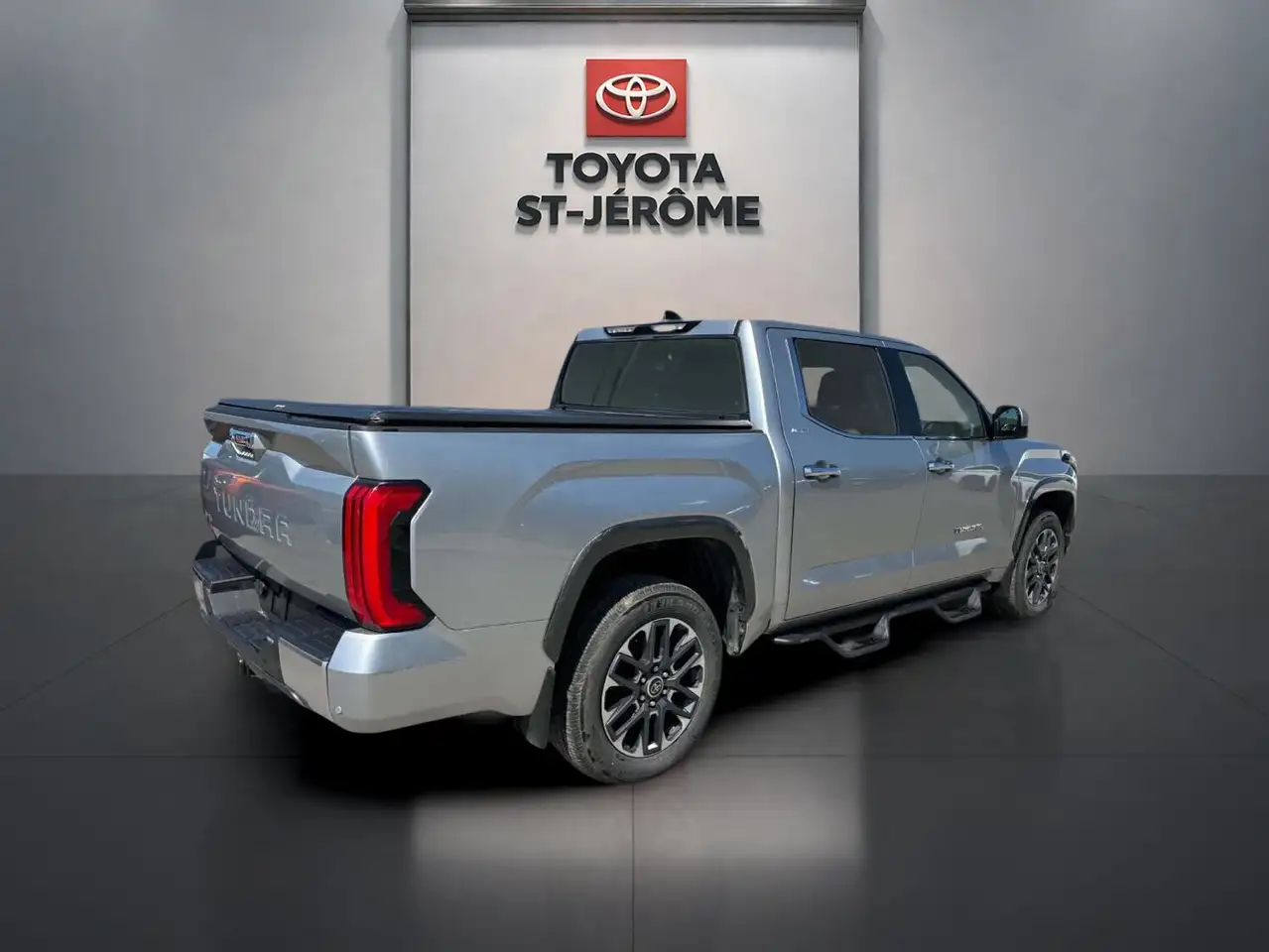 Toyota Tundra снимка Toyota Tundra