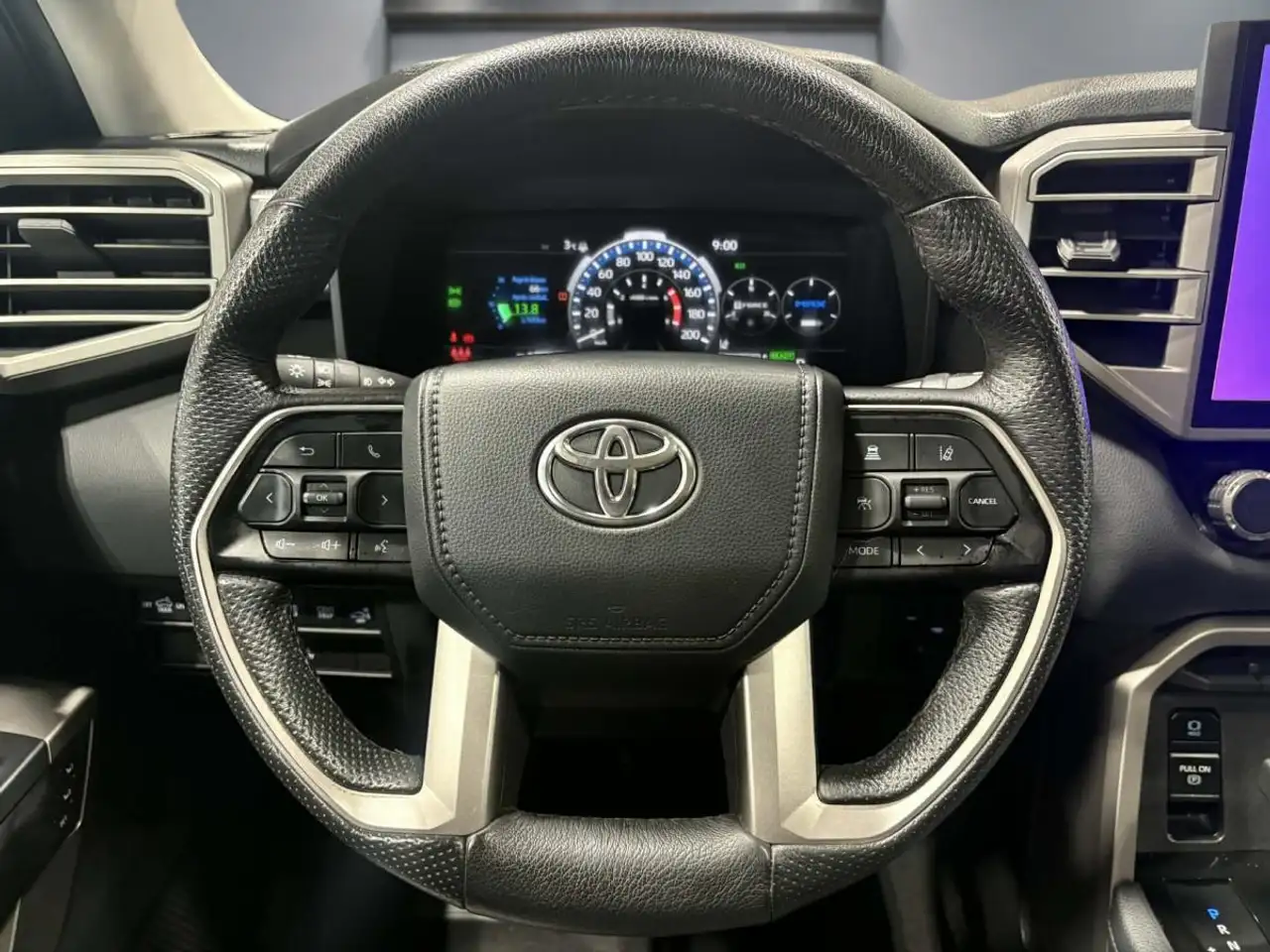 Toyota Tundra снимка Toyota Tundra