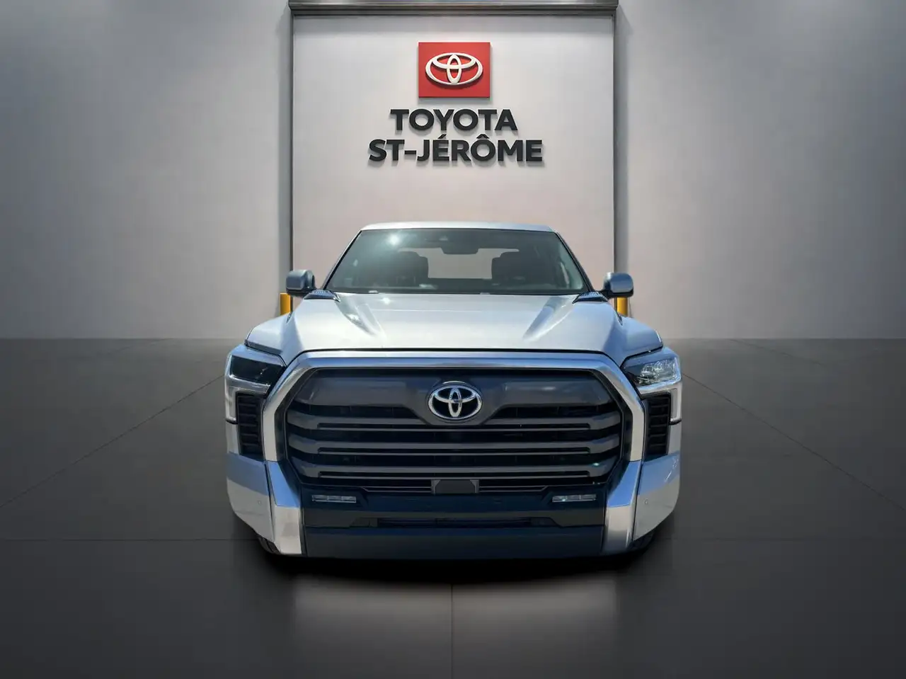 Toyota Tundra снимка Toyota Tundra