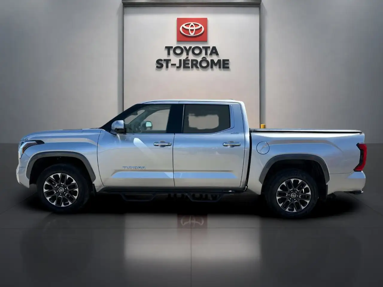 Toyota Tundra снимка Toyota Tundra