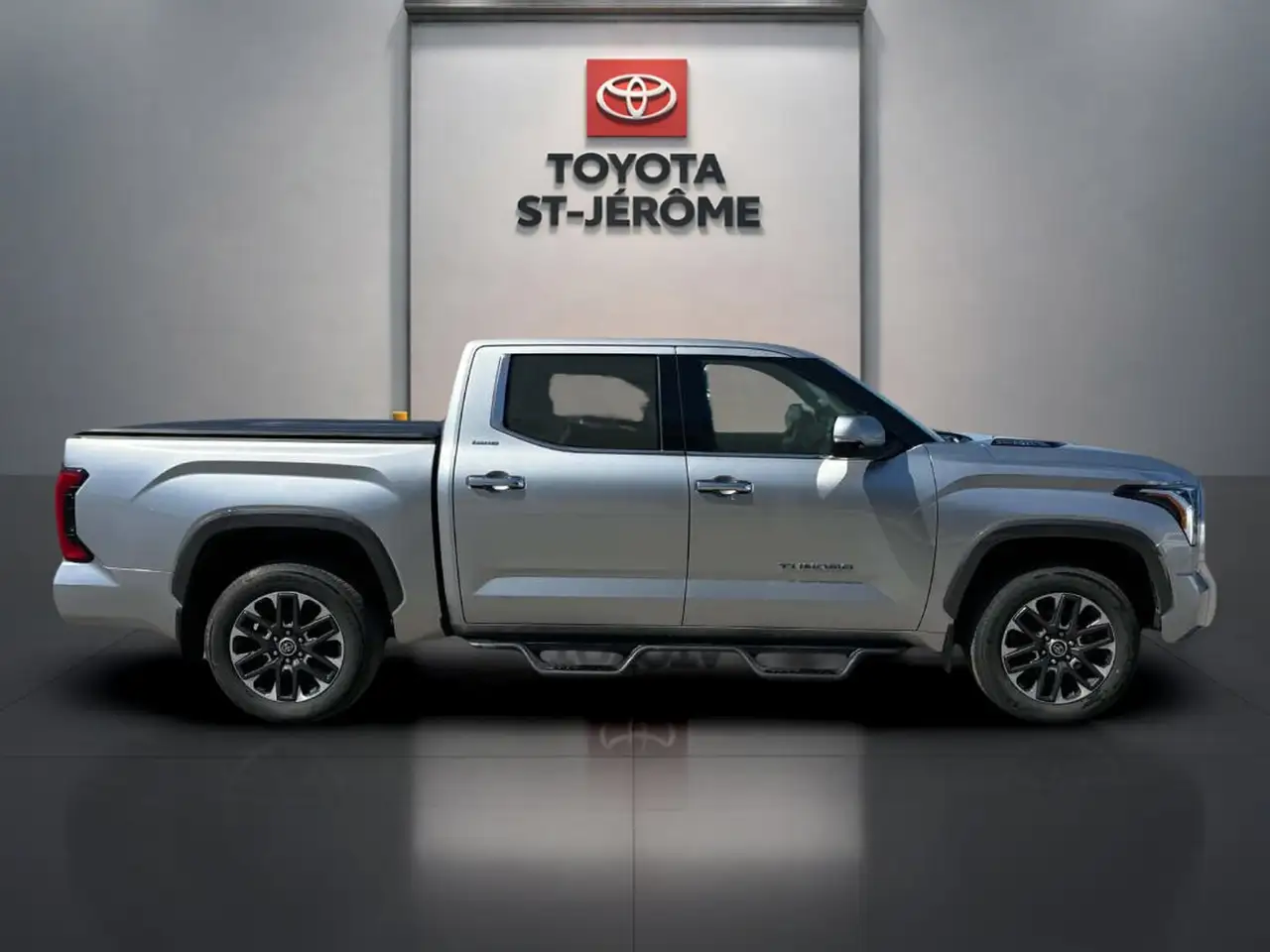 Toyota Tundra снимка Toyota Tundra