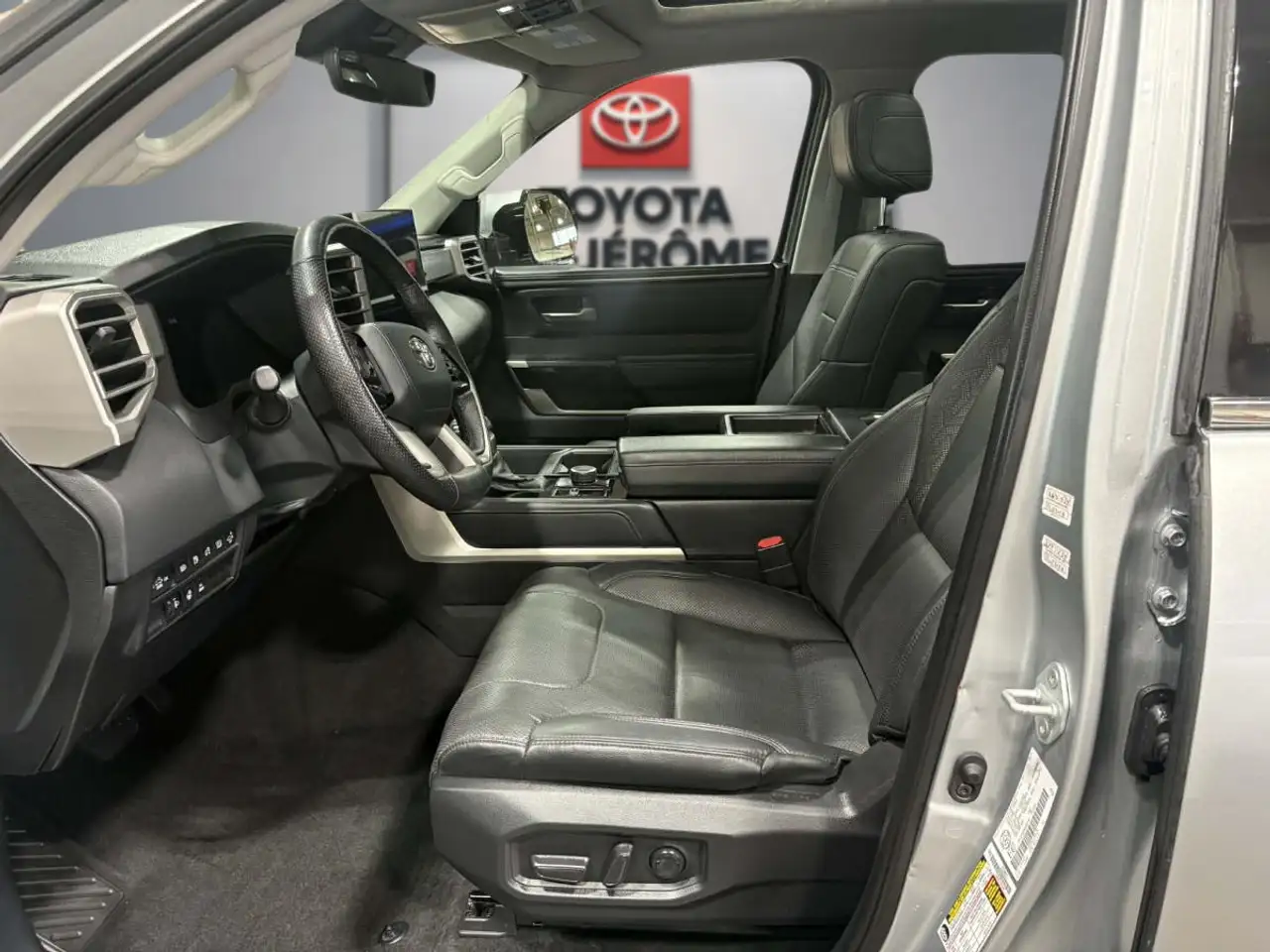 Toyota Tundra снимка Toyota Tundra