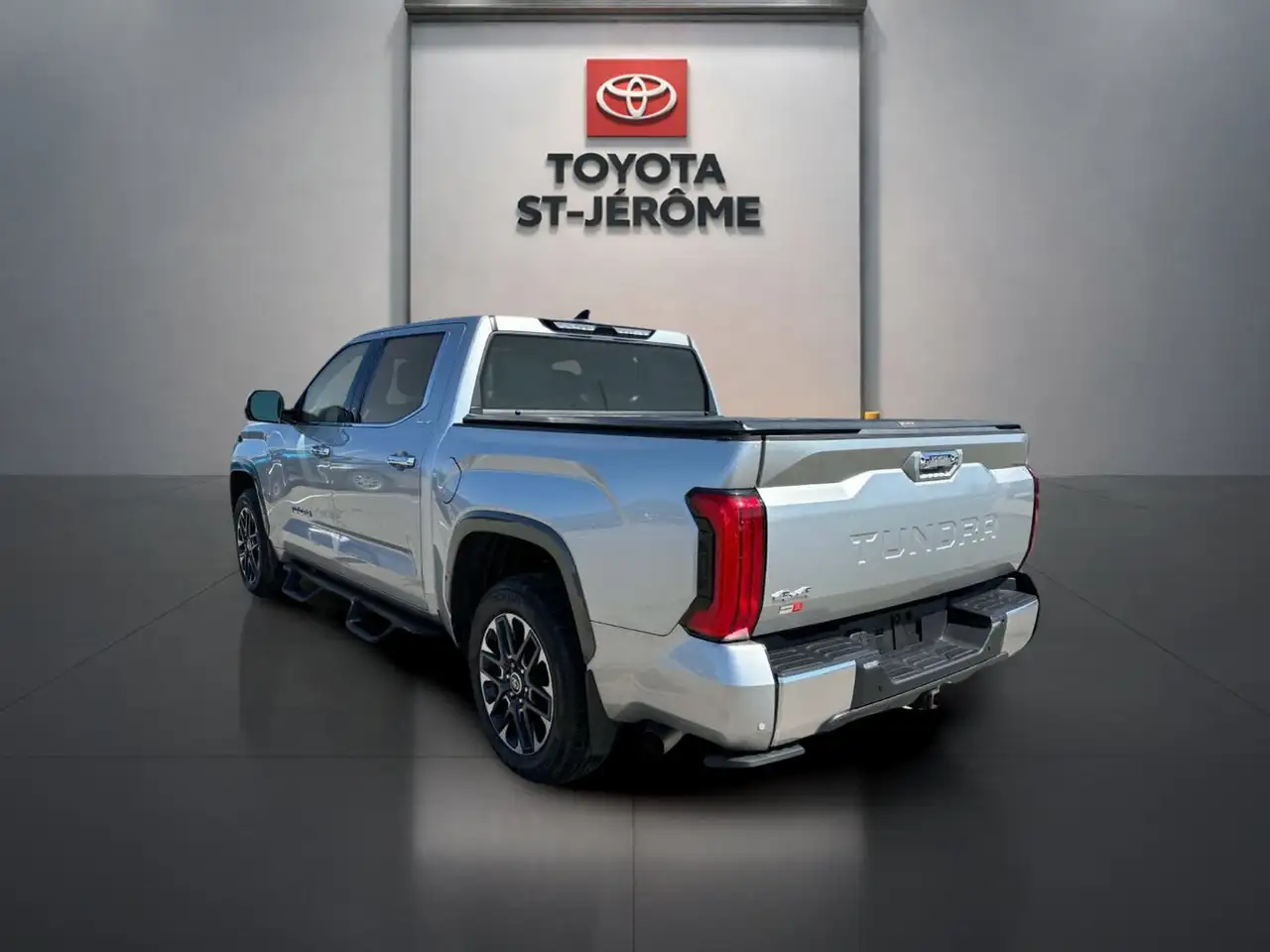 Toyota Tundra снимка Toyota Tundra