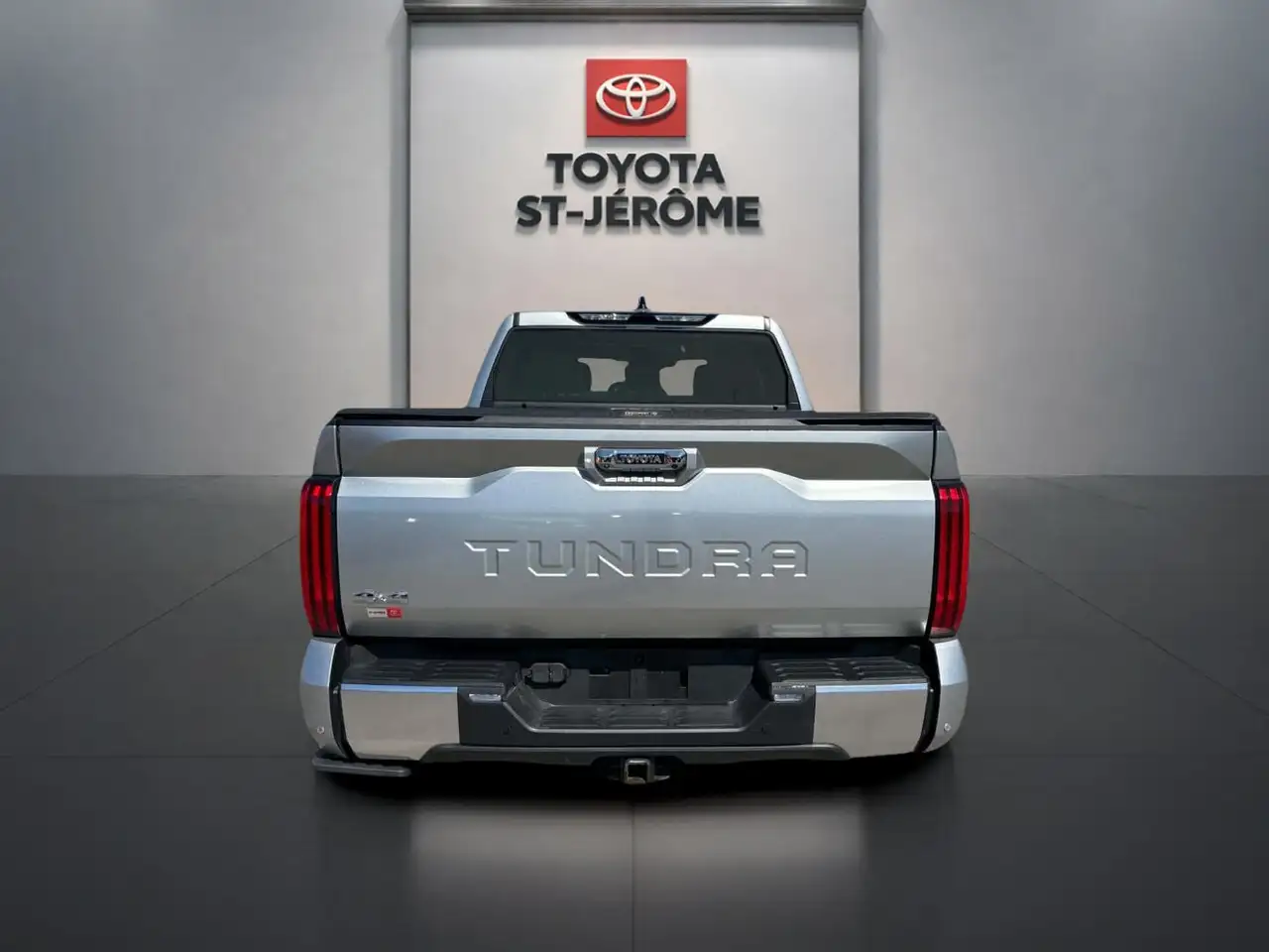 Toyota Tundra снимка Toyota Tundra