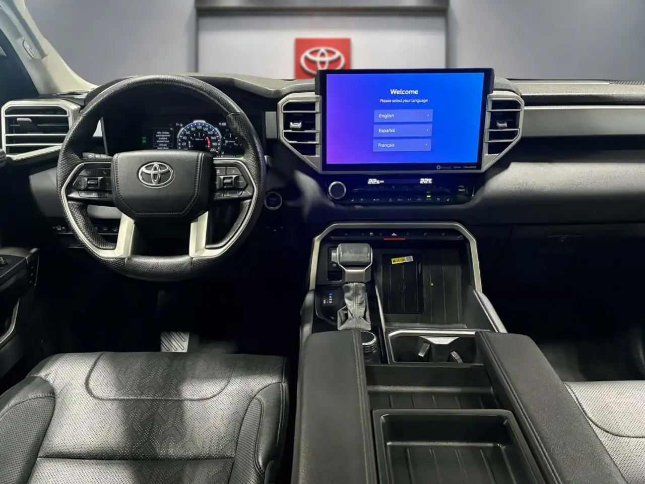 Toyota Tundra снимка Toyota Tundra