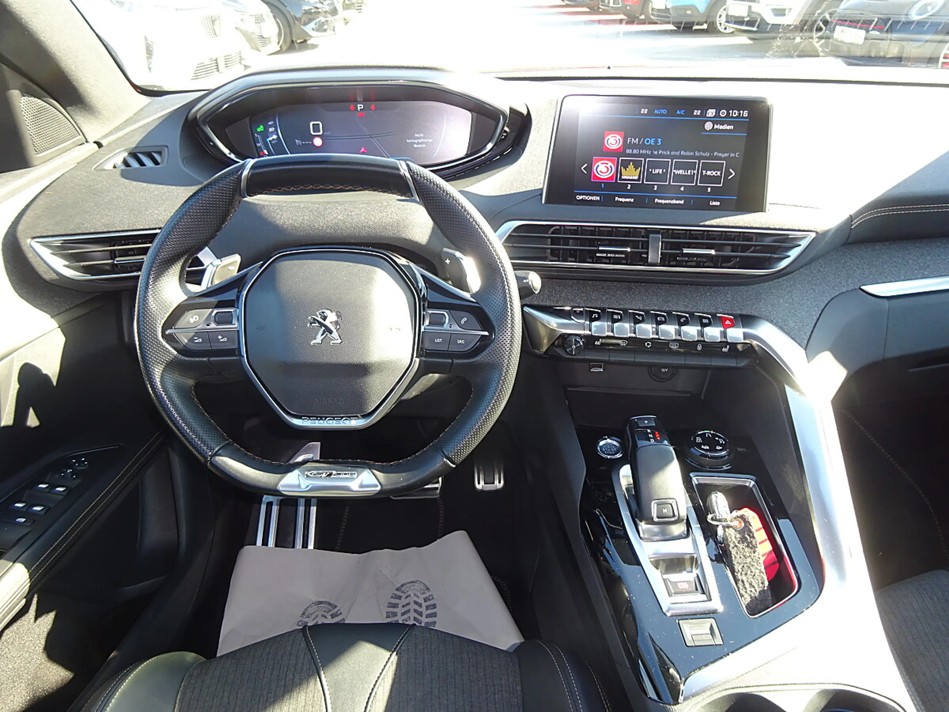Peugeot 3008 1,2 PureTech 130 S&S EAT8 GT Line — photo 8
