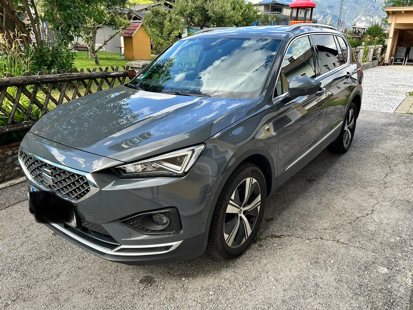 SEAT Tarraco Tarraco 2,0 TSI ACT Xcellence 4Drive DSG Xcellence Grau - 1