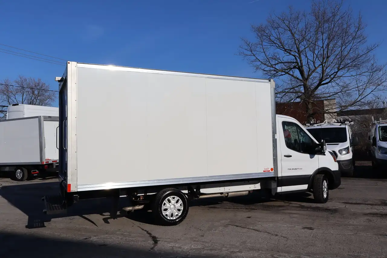 Ford Transit Cargo Van снимка Ford Transit Cargo Van