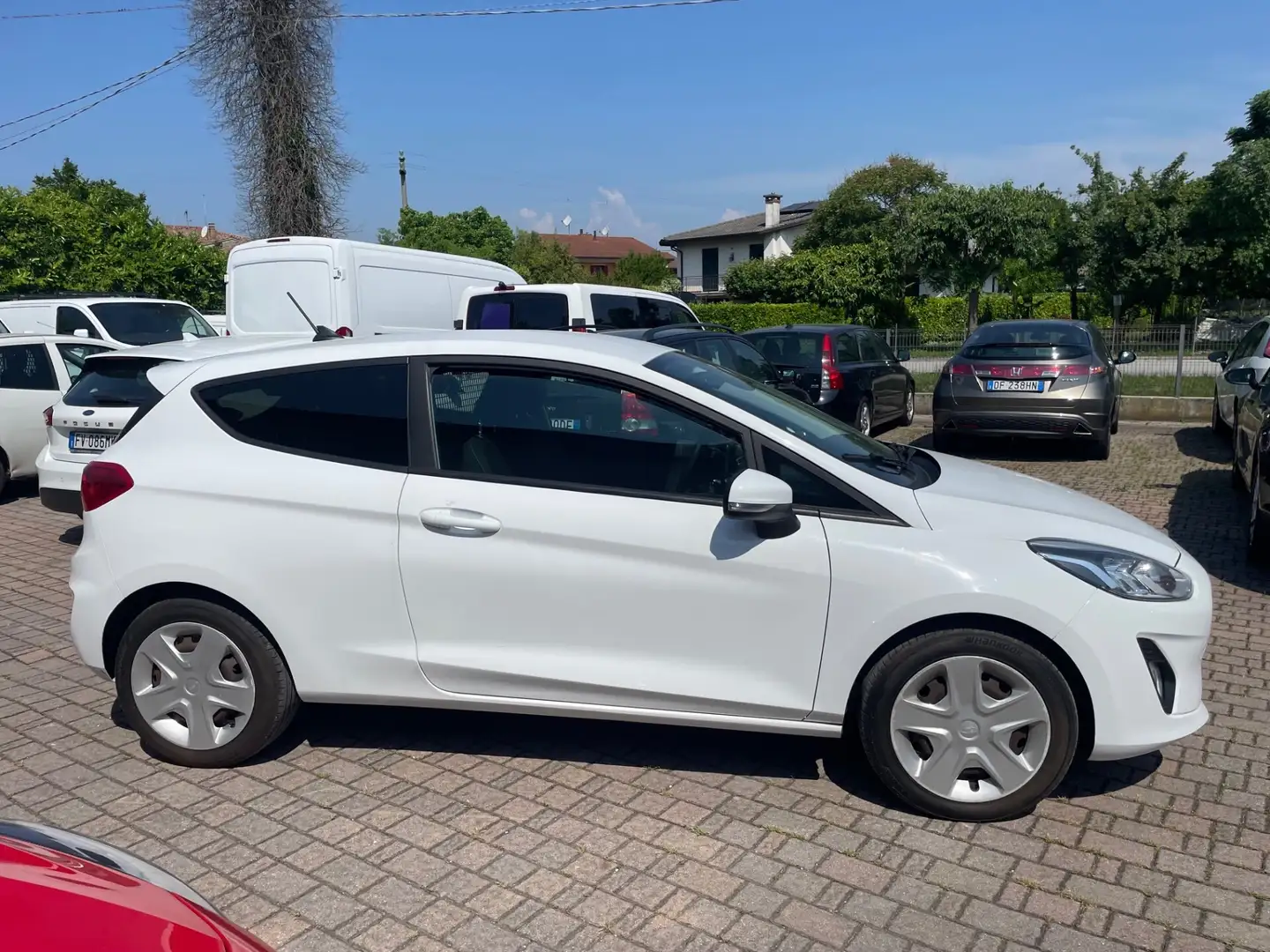 Ford Fiesta 1.5 TDCi 85 CV 3 porte Van Trend Blanc - 1