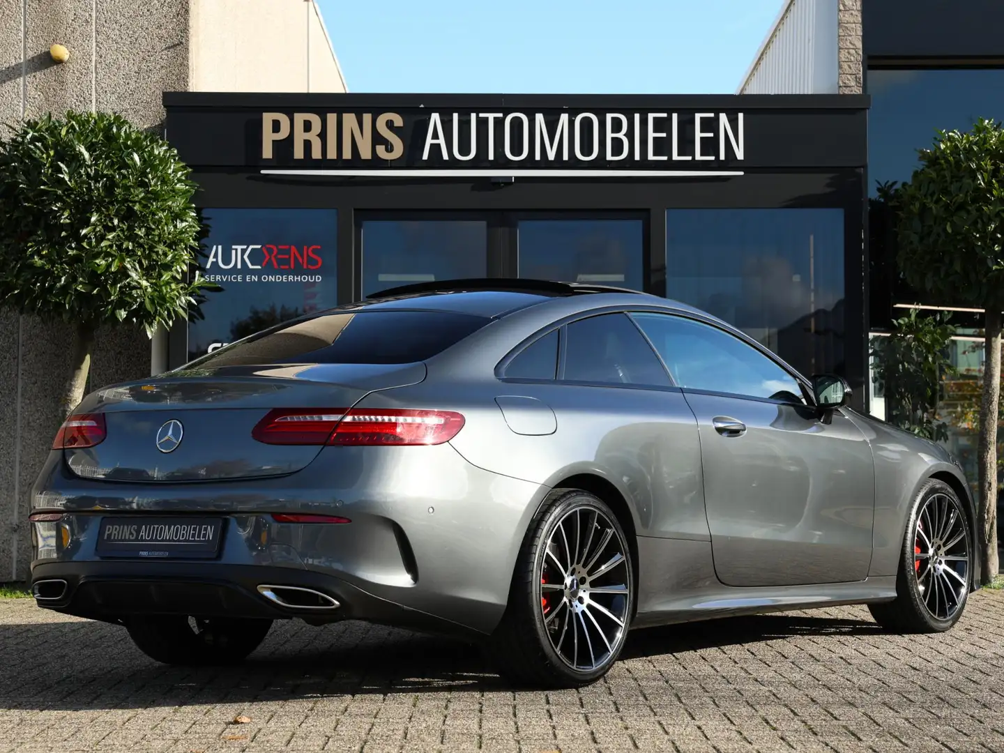Mercedes-Benz E 200 Coupé AMG|Pano|Sfeer|Keyless|Night Pakket Gris - 2
