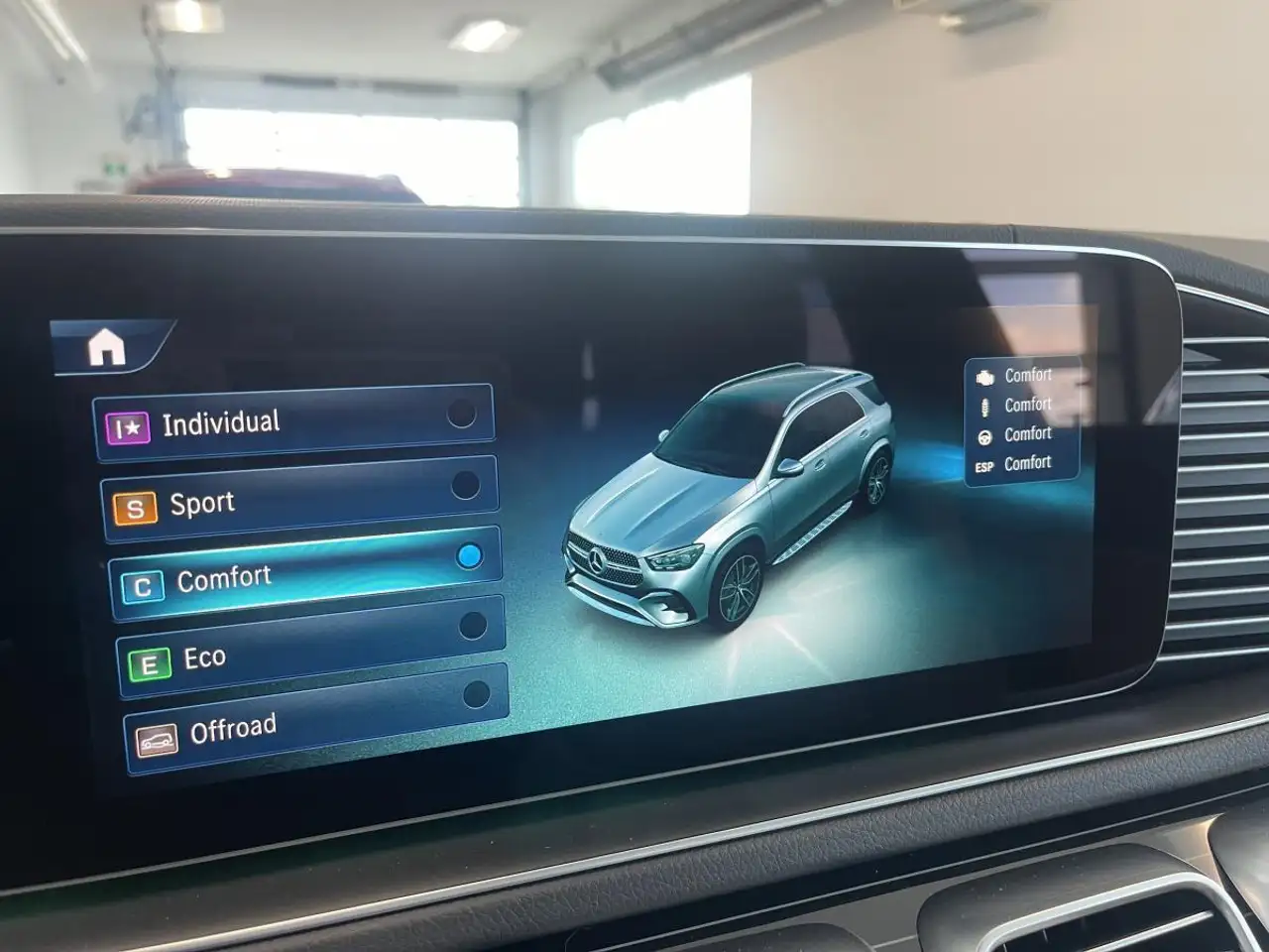 Mercedes-Benz GLE снимка Mercedes-Benz GLE