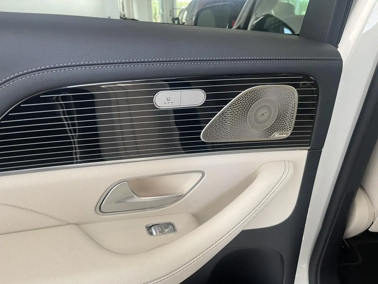 Mercedes-Benz GLE снимка Mercedes-Benz GLE