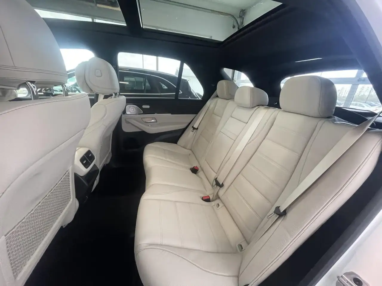 Mercedes-Benz GLE снимка Mercedes-Benz GLE