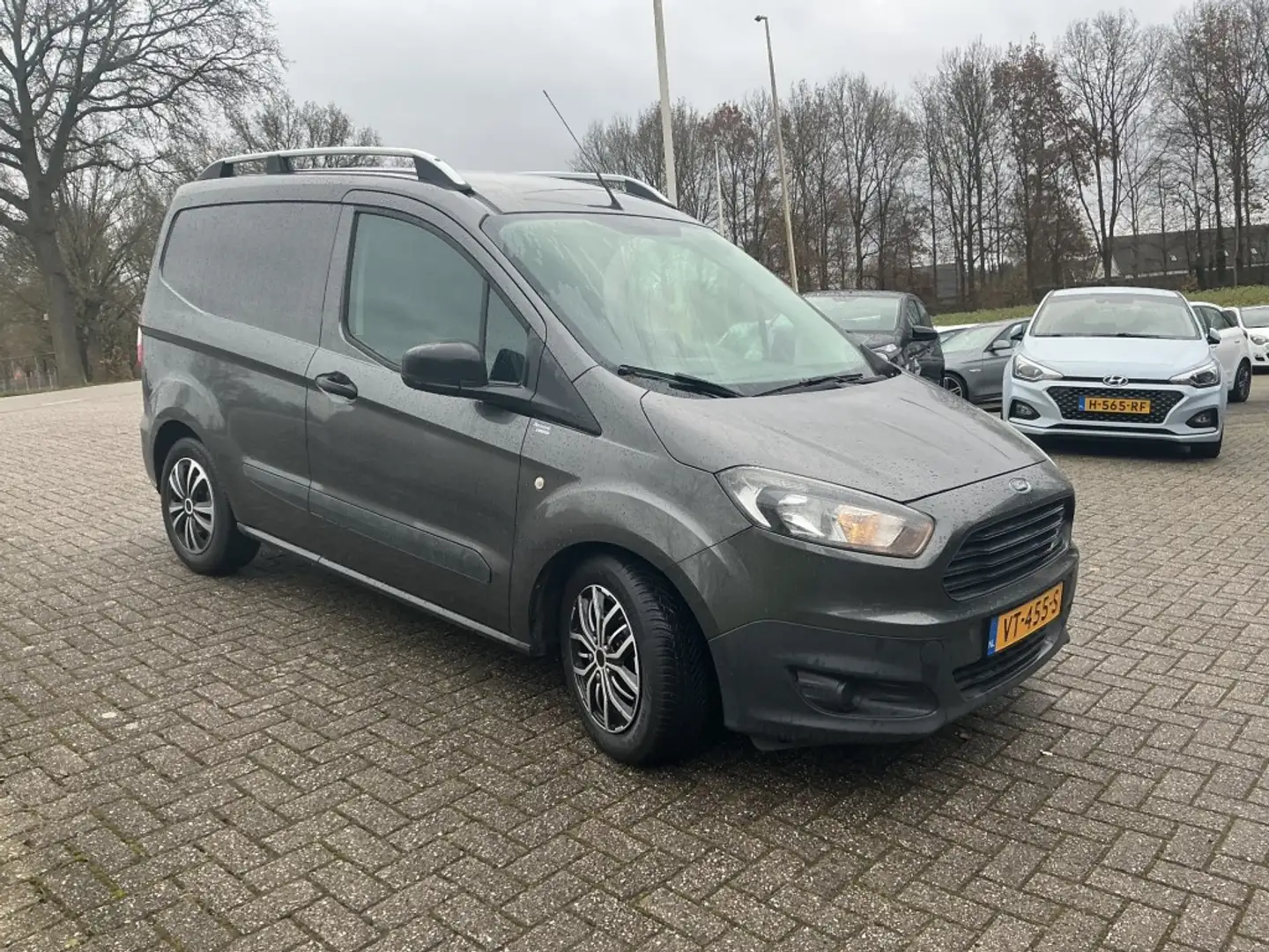 Ford Transit Courier 1.5 TDCI AMBIENTE Grijs - 2