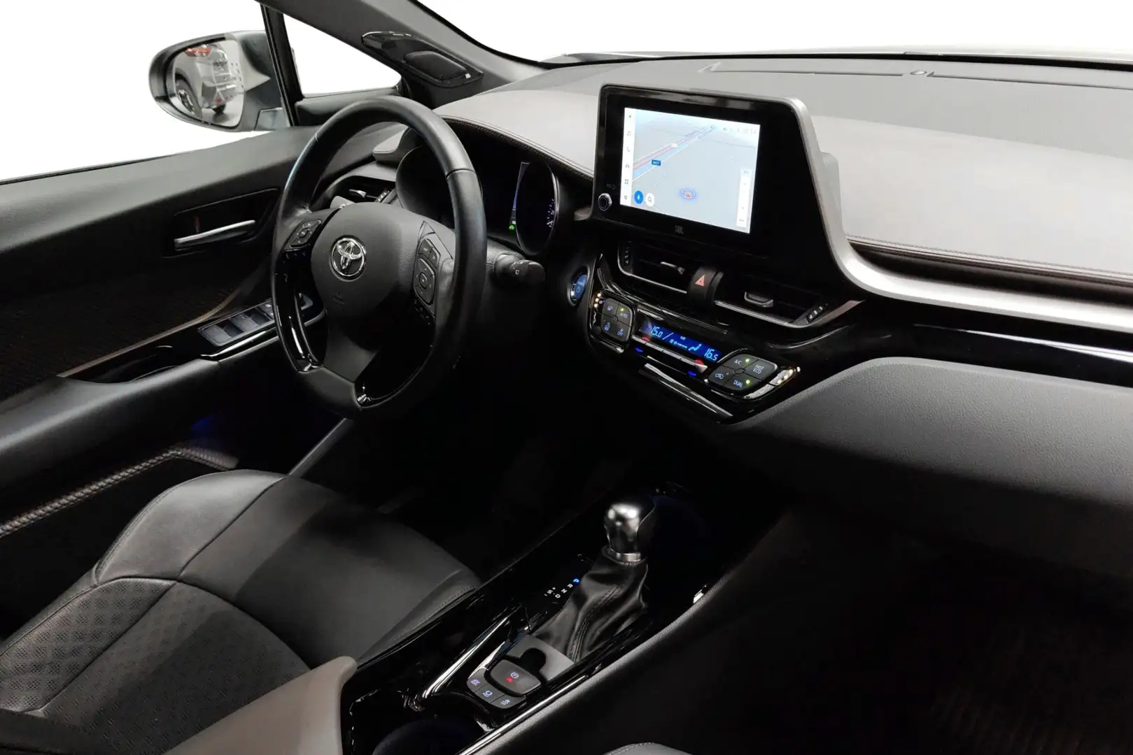 Toyota C-HR 2.0 VVT i-Hybrid C-Hic Bi-Tone - incl 2 jaar KARE Zilver - 2