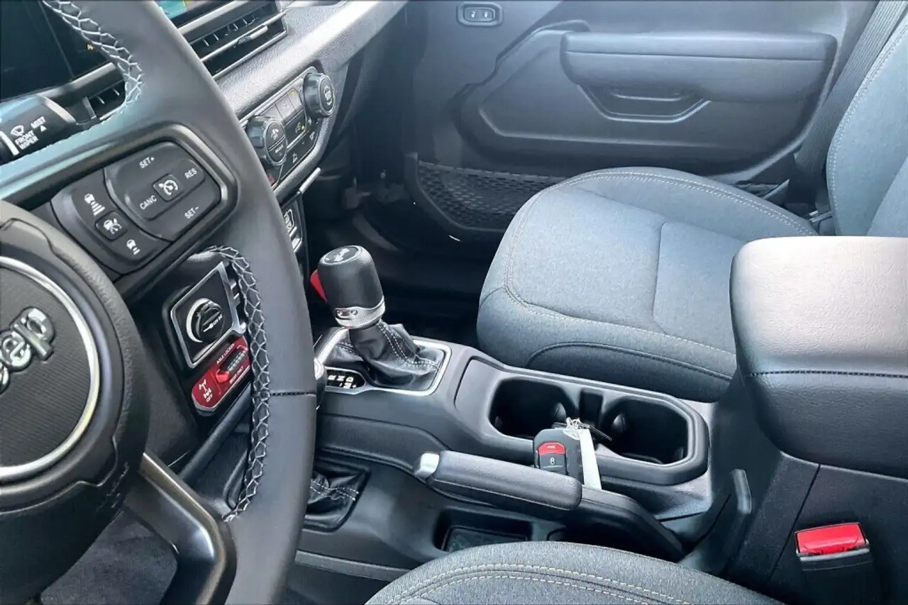 Jeep Wrangler снимка Jeep Wrangler