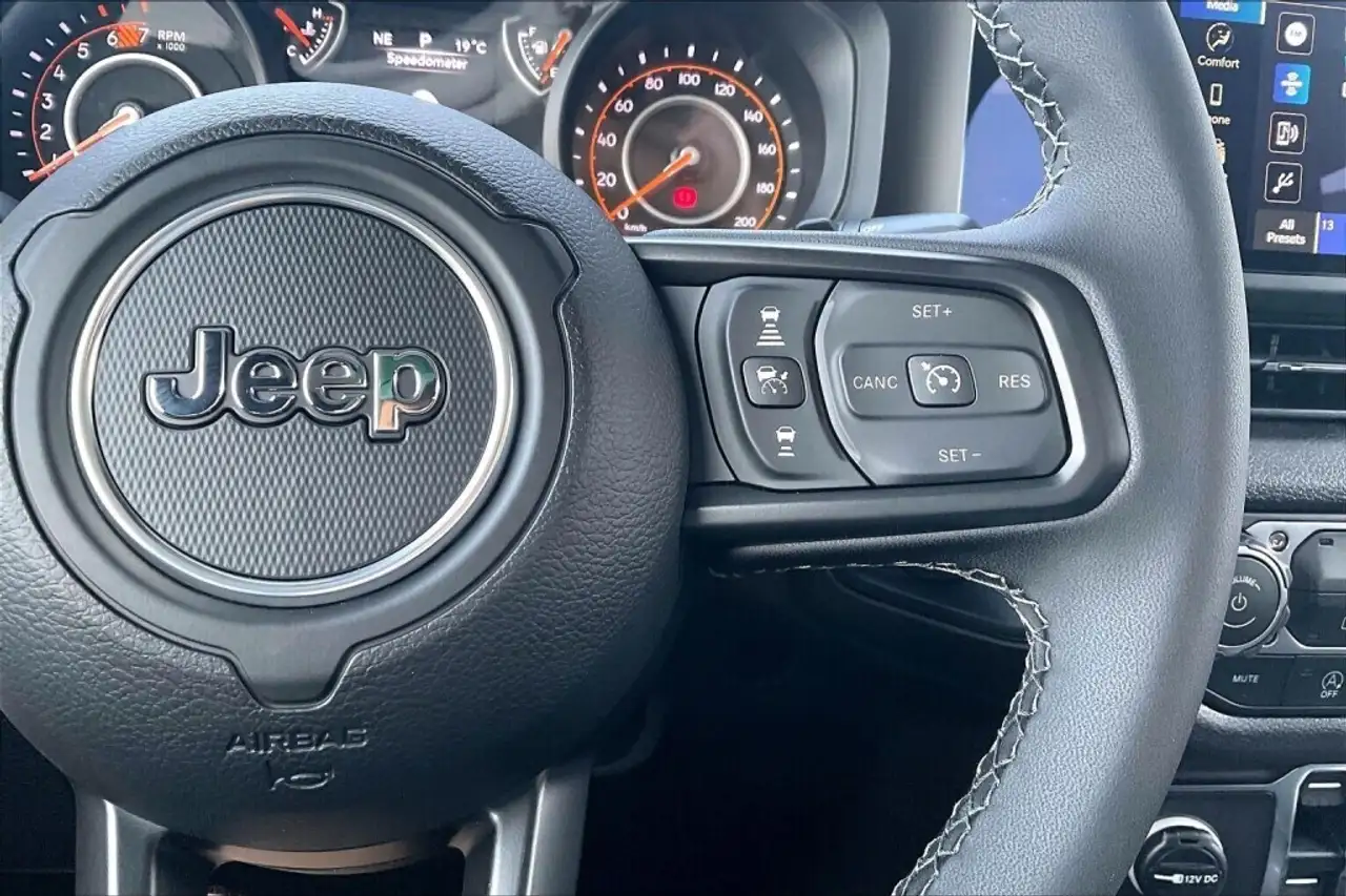 Jeep Wrangler снимка Jeep Wrangler