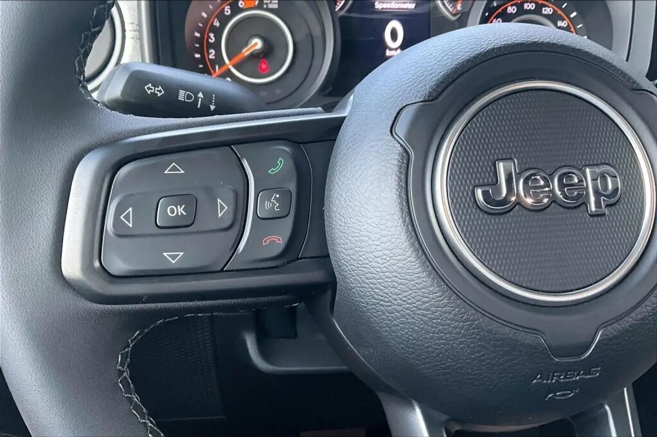 Jeep Wrangler снимка Jeep Wrangler