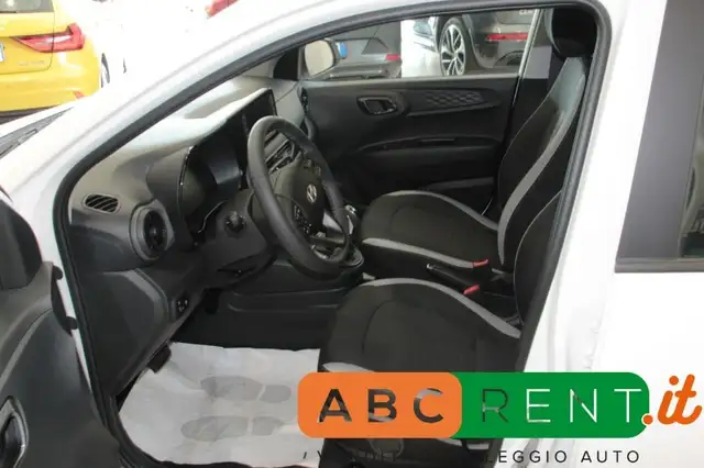 Hyundai I10 view 9