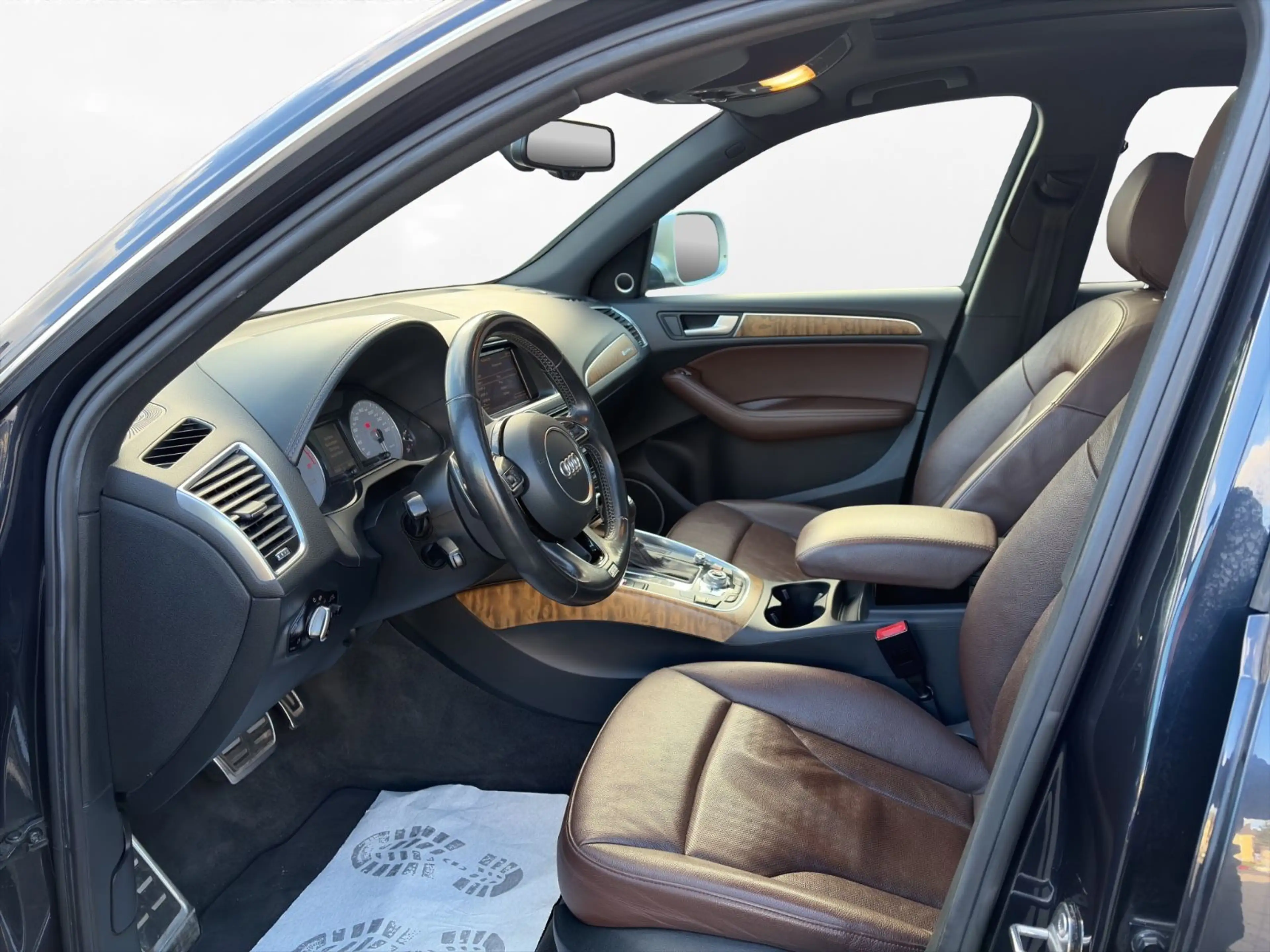 Audi SQ5 3.0 TDI quattro 1Hand Pano Leder Full — photo 10