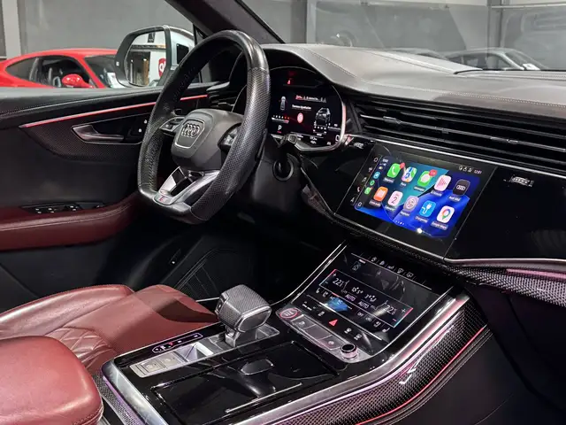 Audi SQ8 view 11