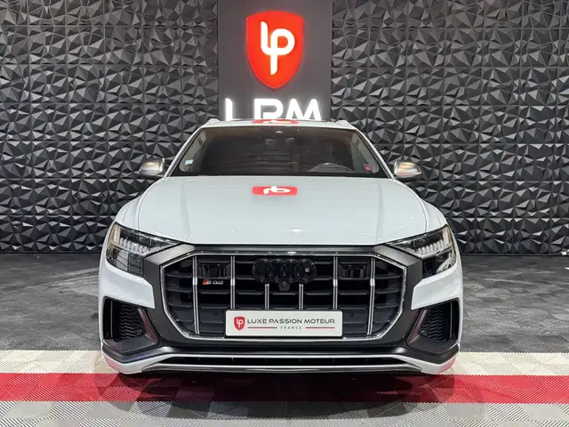 Audi SQ8 view 2