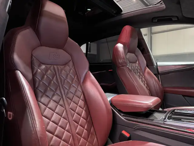 Audi SQ8 view 14