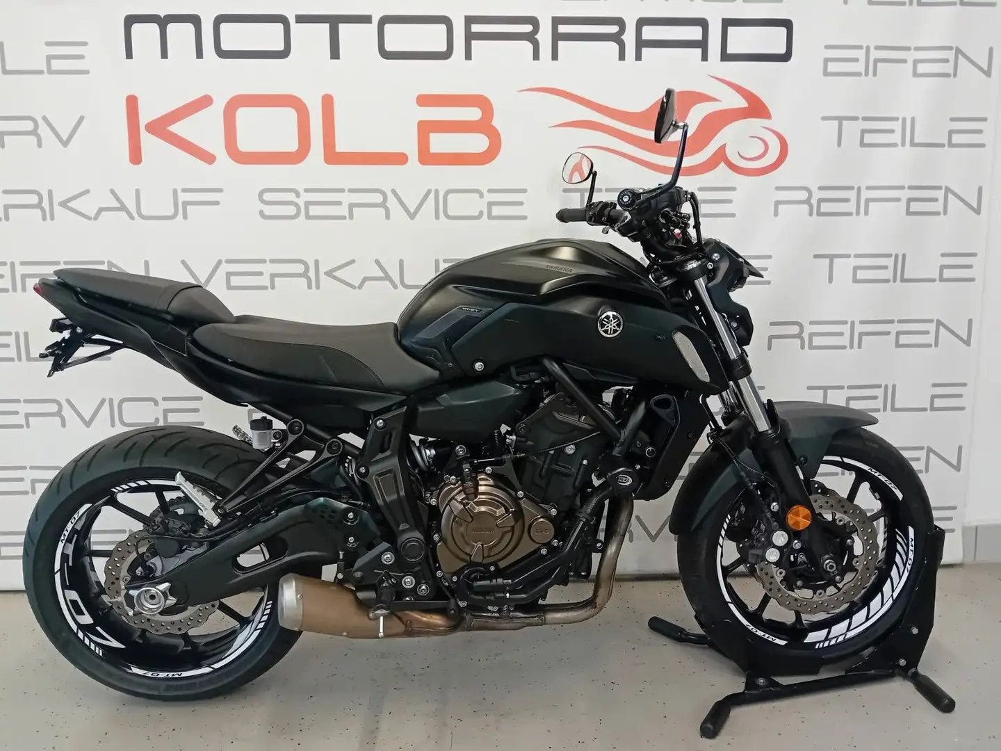 Yamaha MT-07 Noir - 1