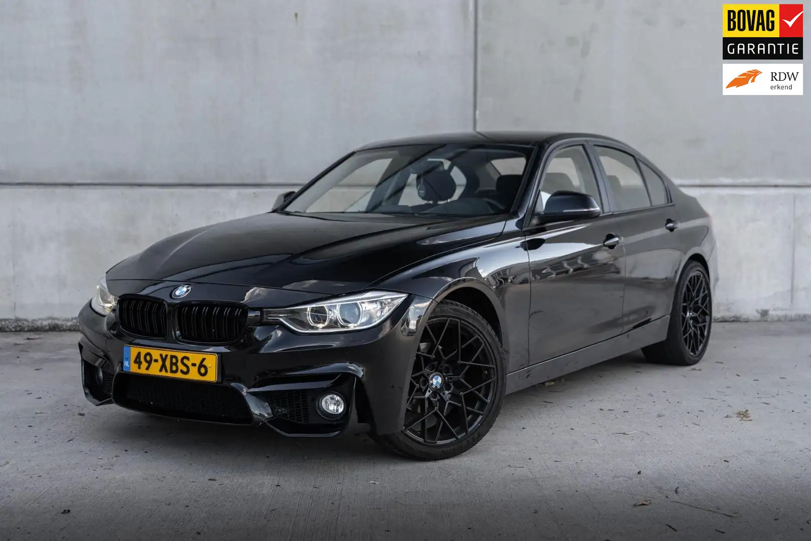 BMW 320 3-serie 320i High Executive Zwart - 1