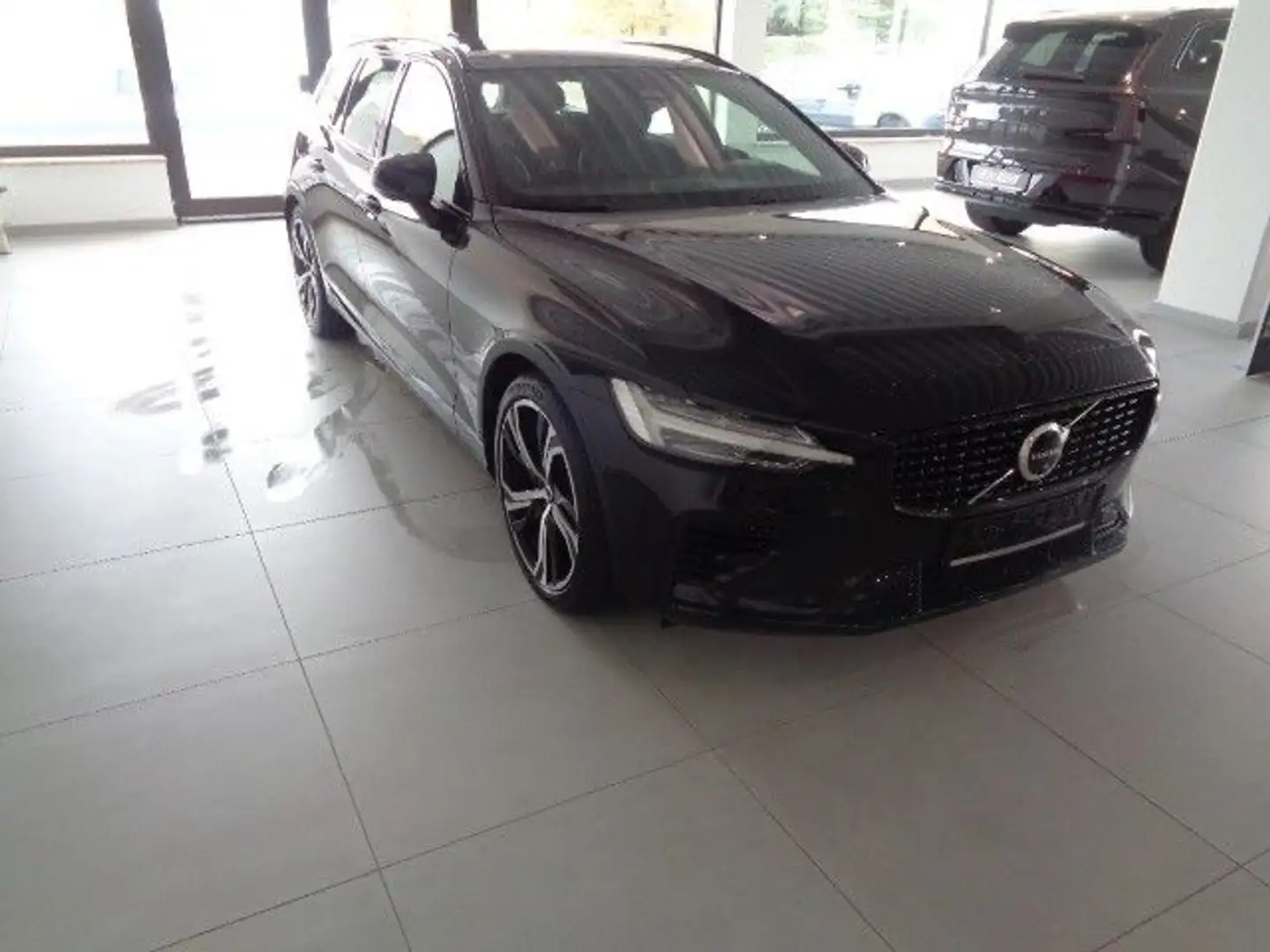Volvo V60 T6 AWD Recharge PHEV Plus Dark Geartronic Schwarz - 2