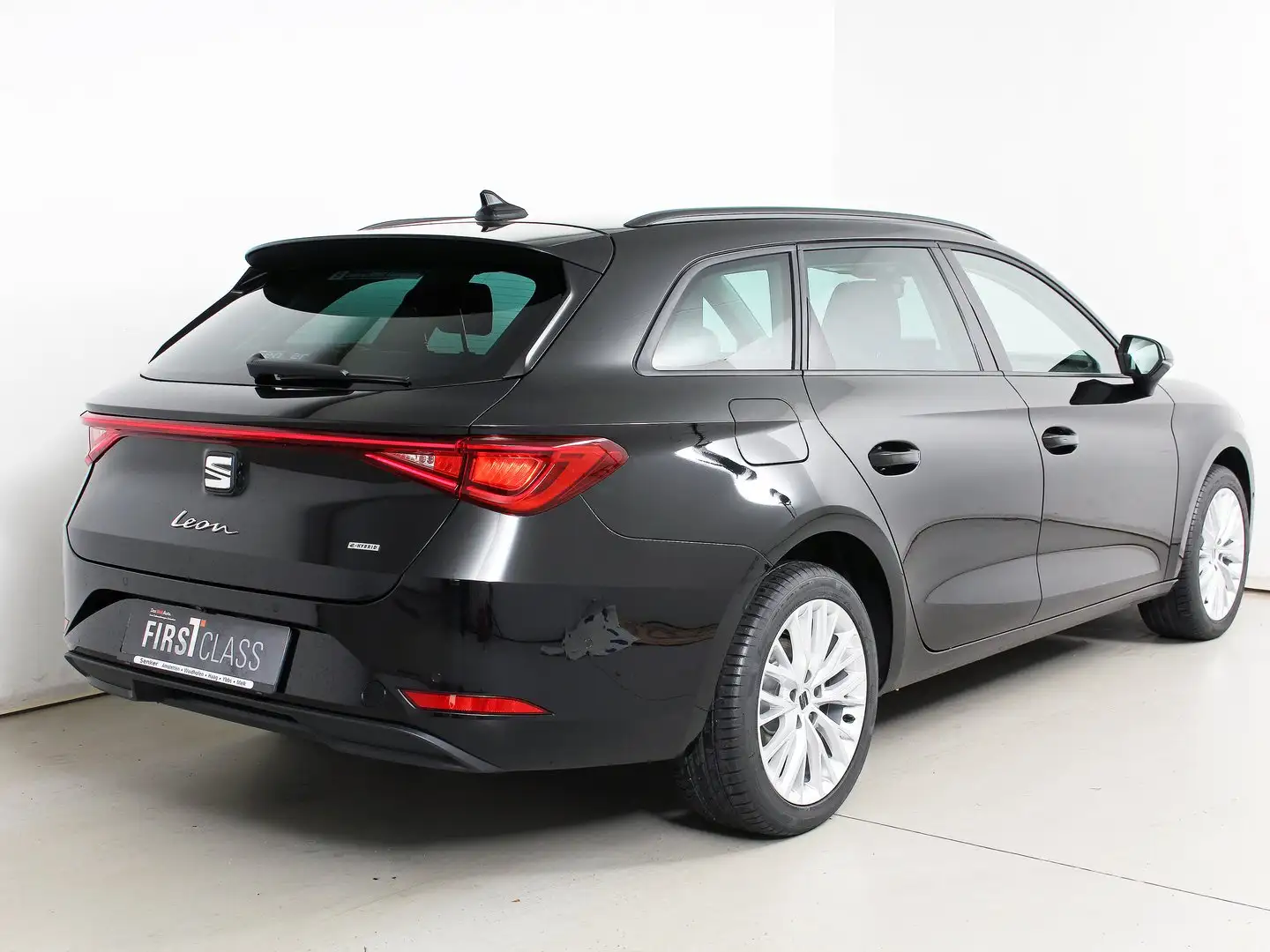 SEAT Leon Style e-HYBRID 150/204 DSG Negro - 2