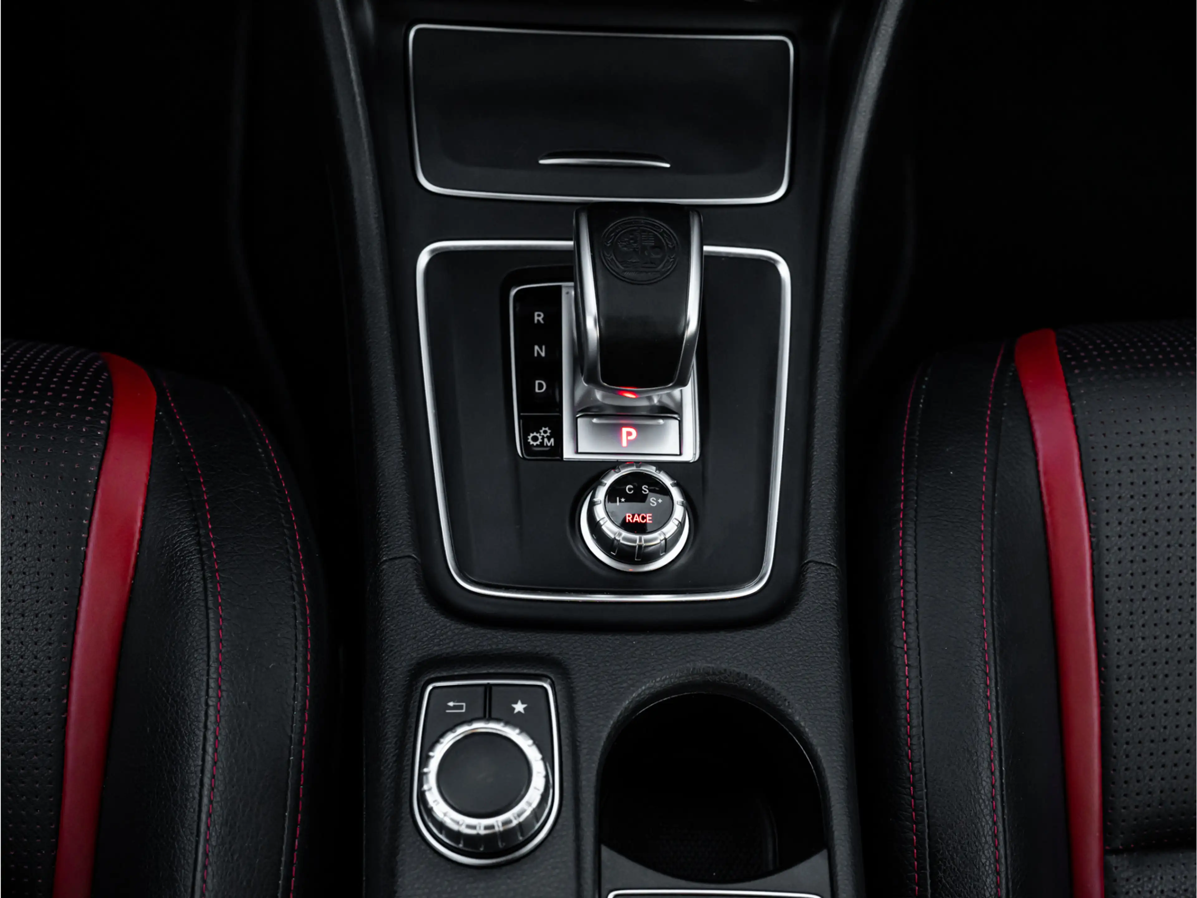 Mercedes-Benz A 45 AMG 4MATIC SCHAALSTOELEN AERO 19 INCH HARMAN KARDON ME — photo 11
