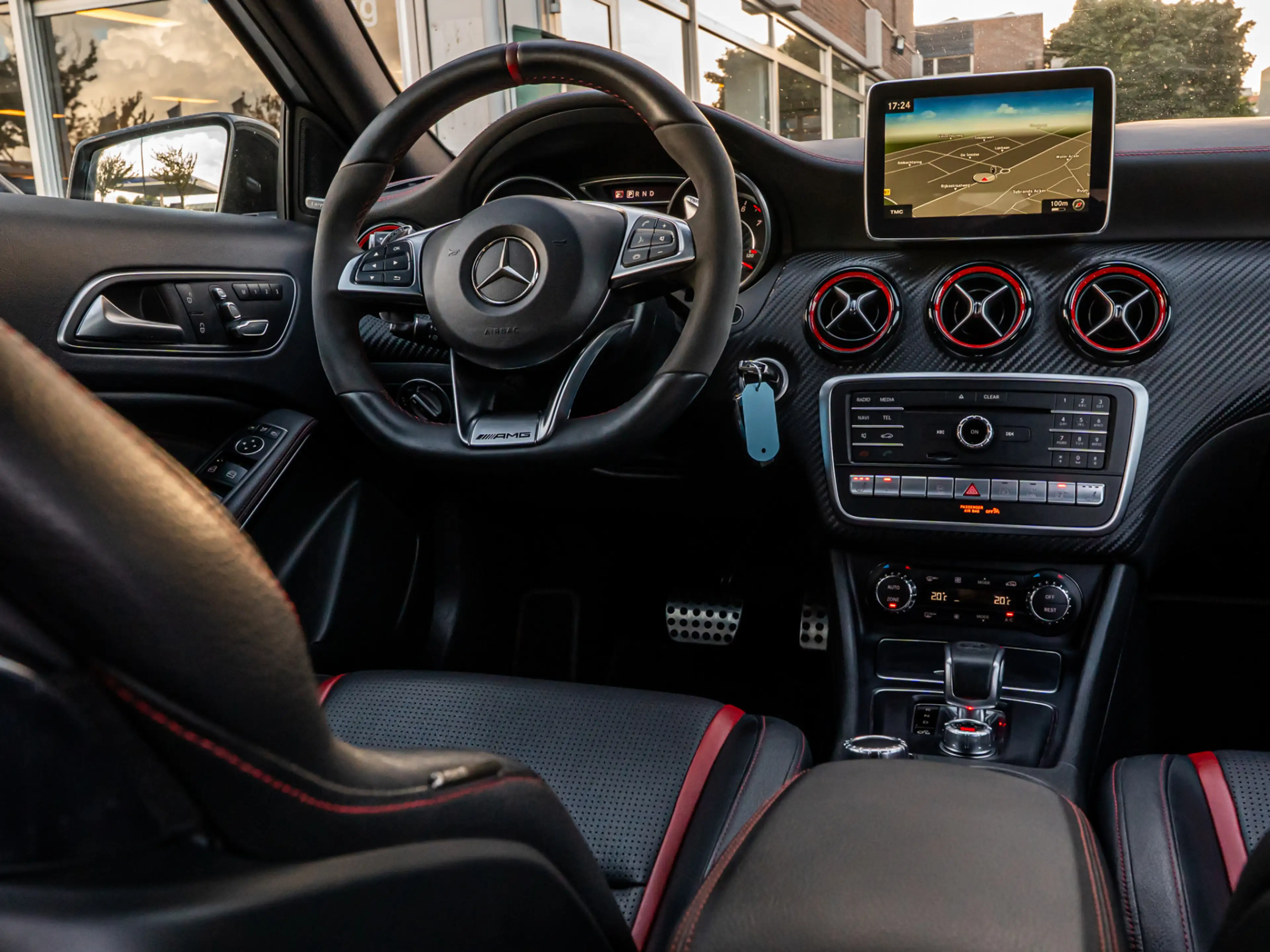 Mercedes-Benz A 45 AMG 4MATIC SCHAALSTOELEN AERO 19 INCH HARMAN KARDON ME — photo 29