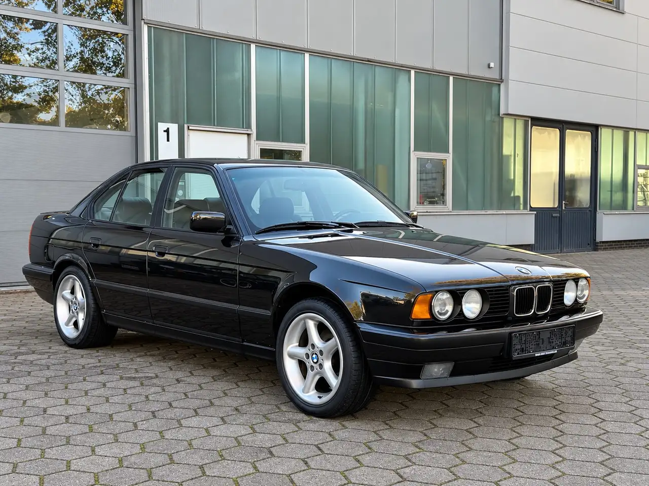 BMW 525