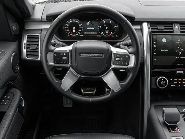 Land Rover Discovery view 12