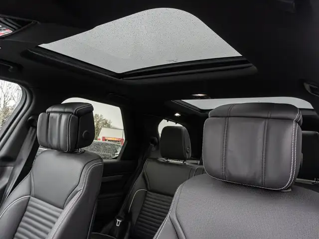 Land Rover Discovery view 8