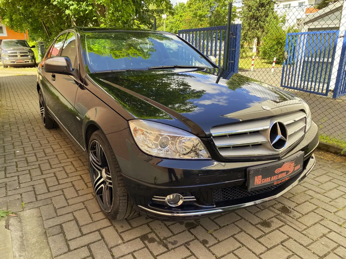 Mercedes-Benz C 200 Kompressor, Avandgarde, PDC, TÜV 11/26!!! Schwarz - 1